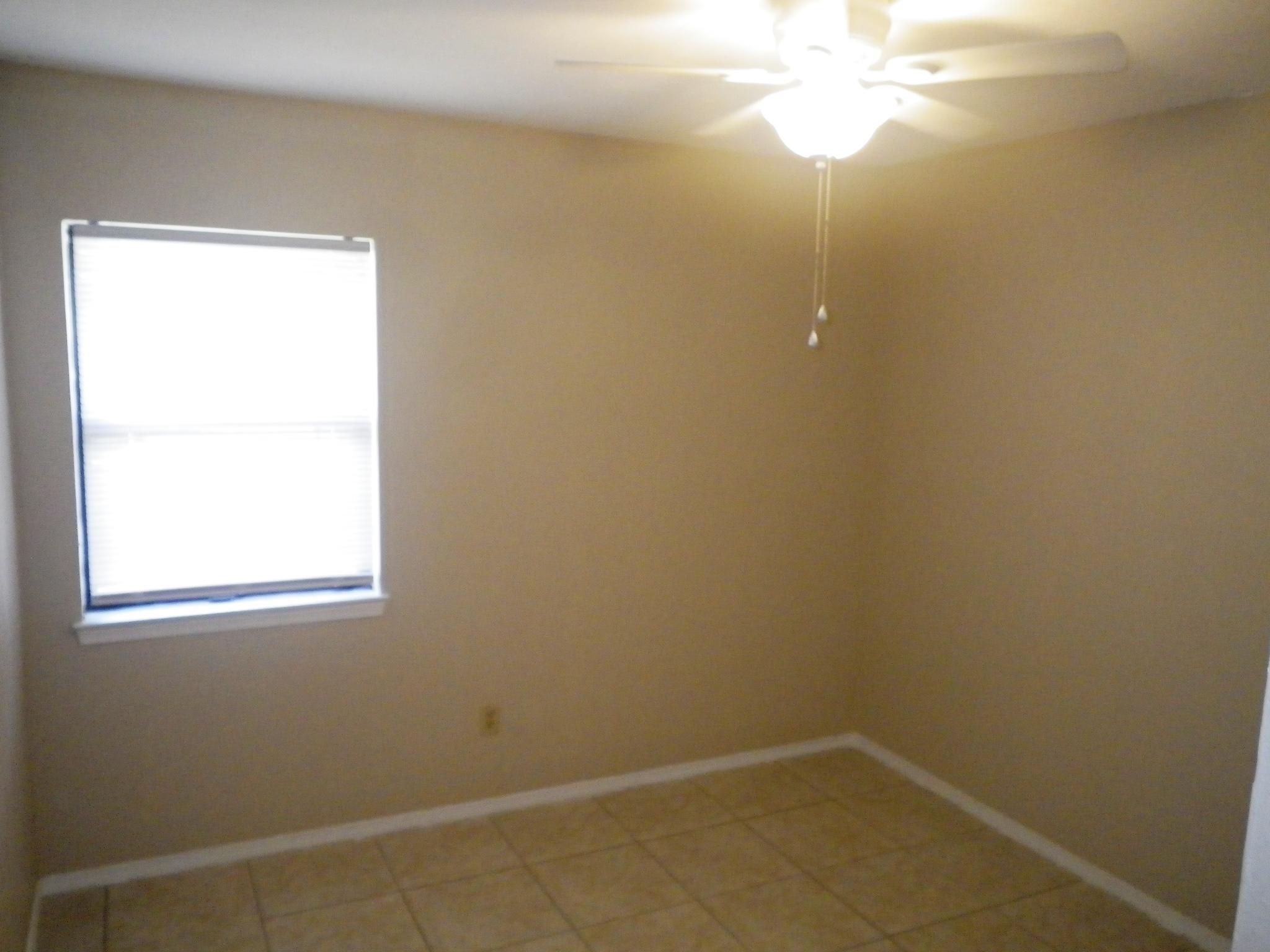 GREENBRIAR ESTATES UNIT 3 - Residential Lease