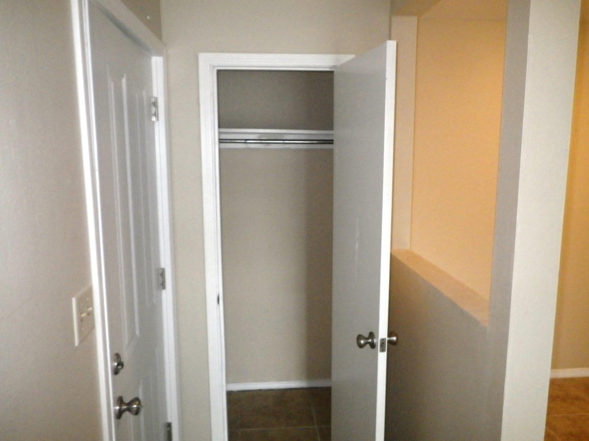 GREENBRIAR ESTATES UNIT 3 - Residential Lease