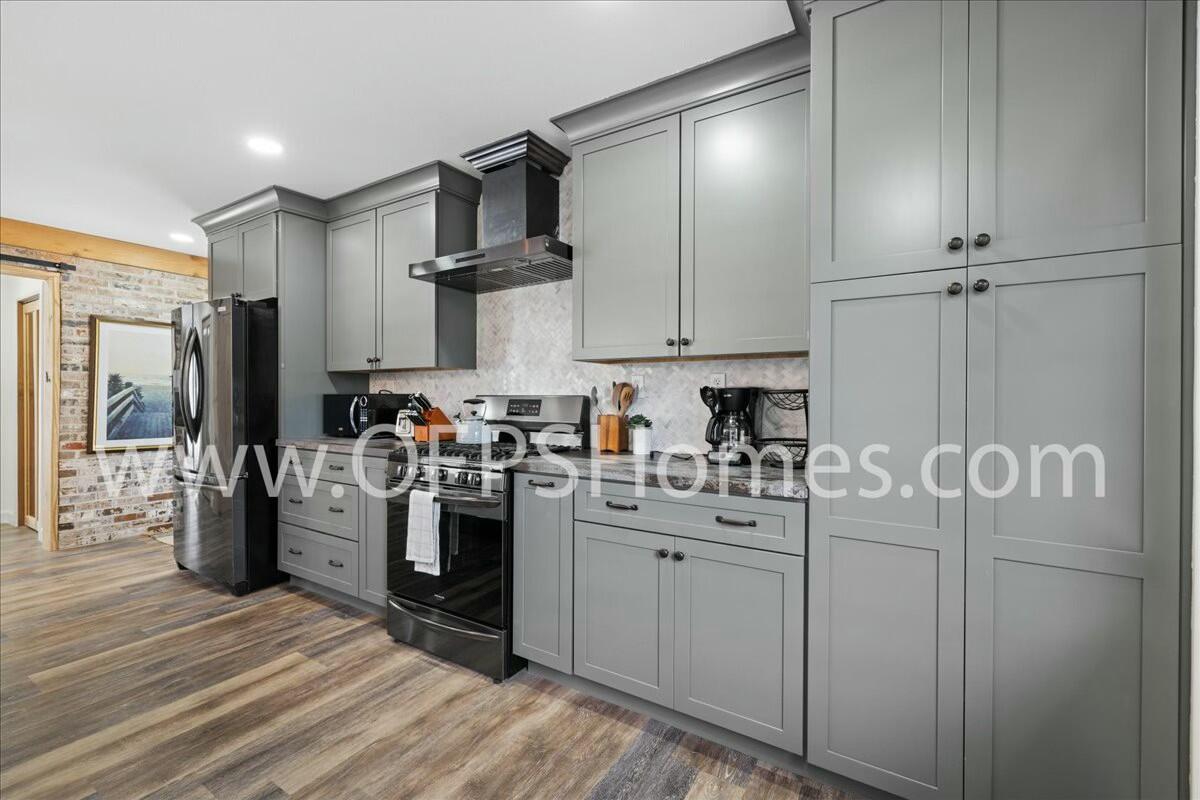 MORENO ACRES - Residential Lease