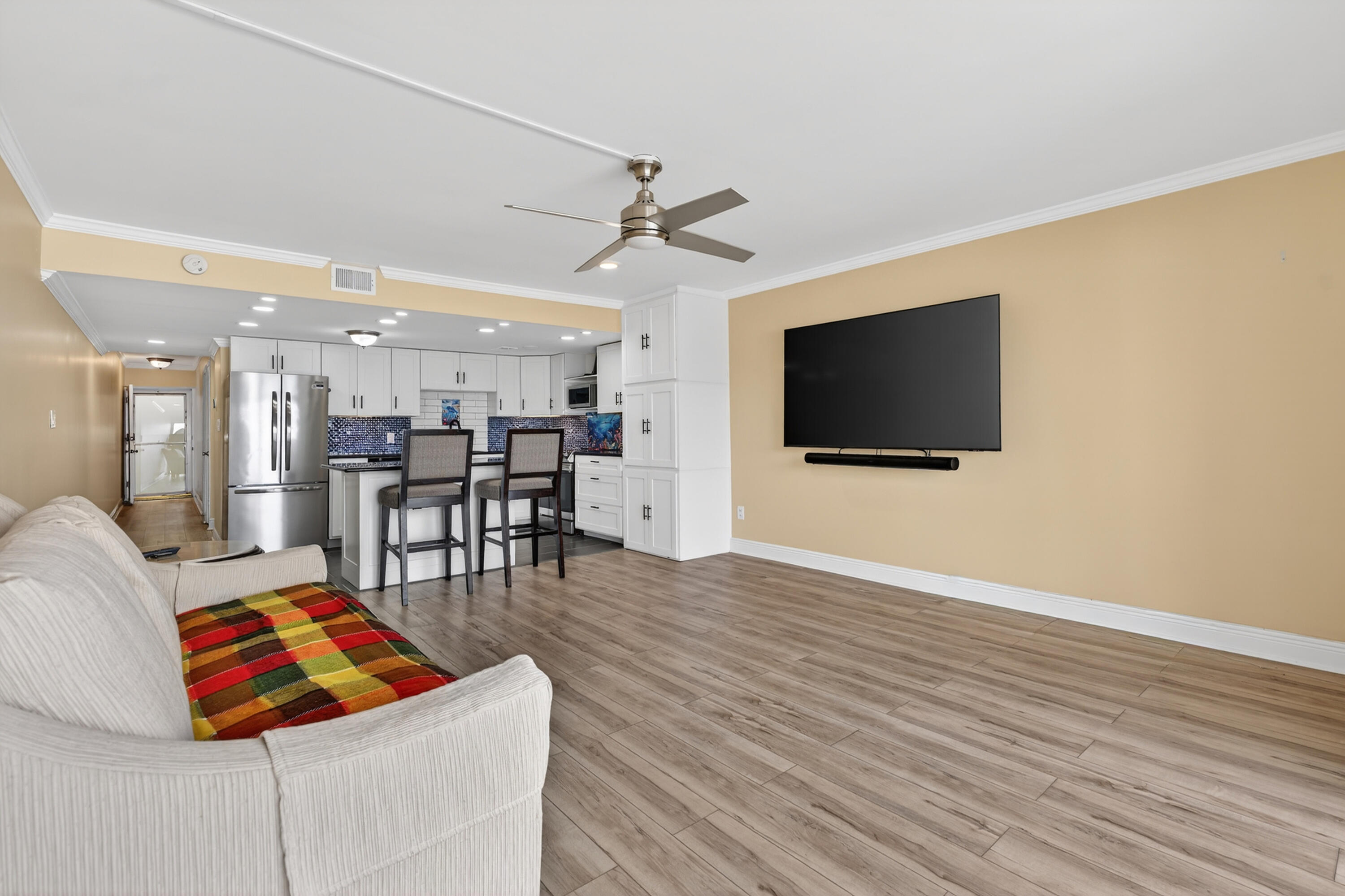 VALENCIA CONDO - Residential
