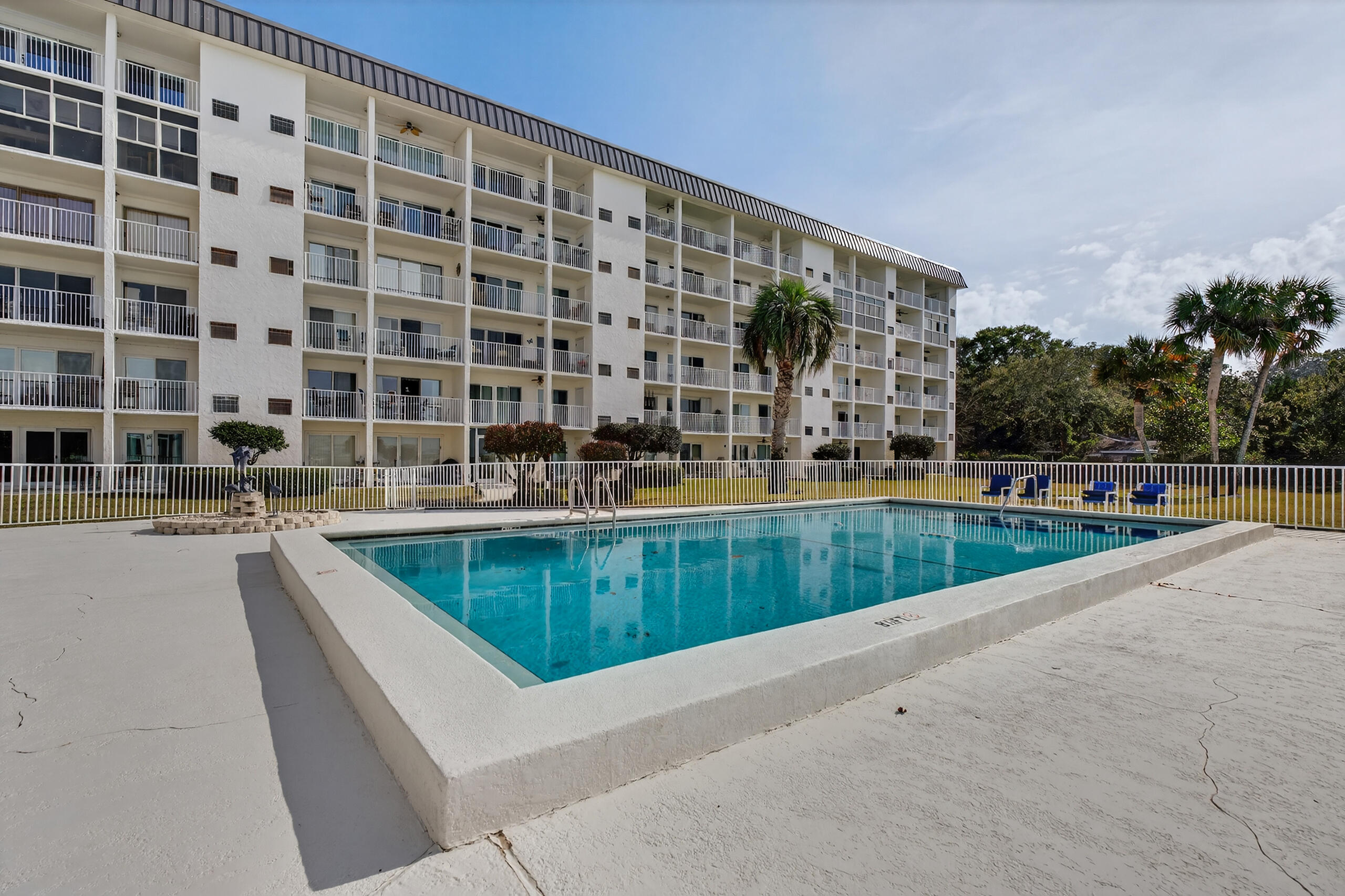 VALENCIA CONDO - Residential
