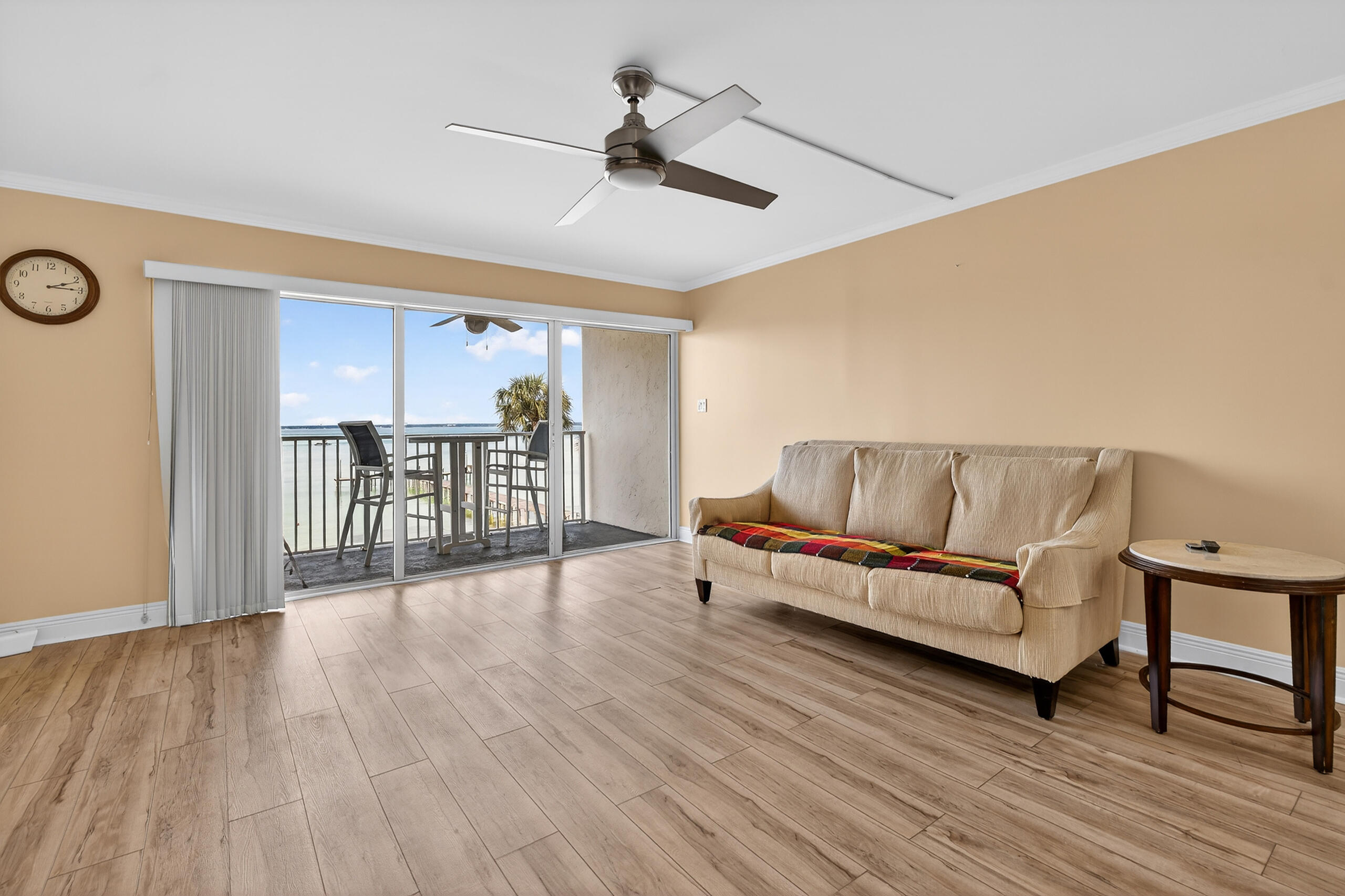 VALENCIA CONDO - Residential