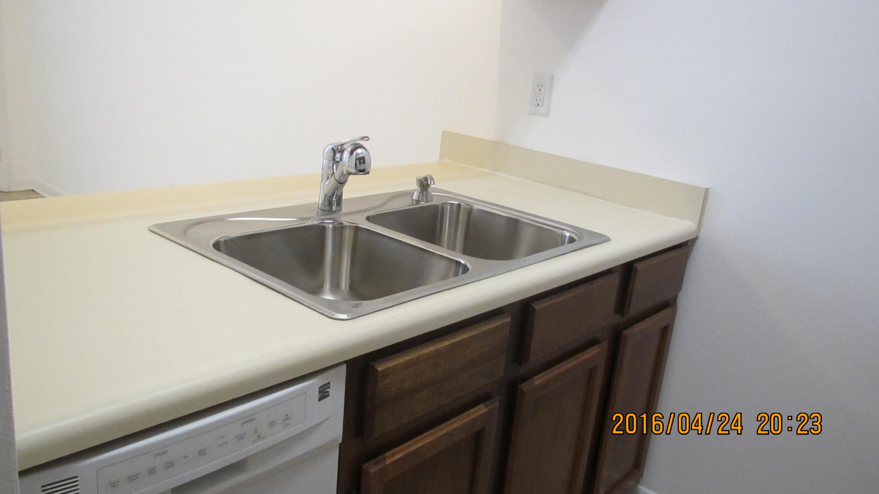 PINE MEADOWS - Residential Lease