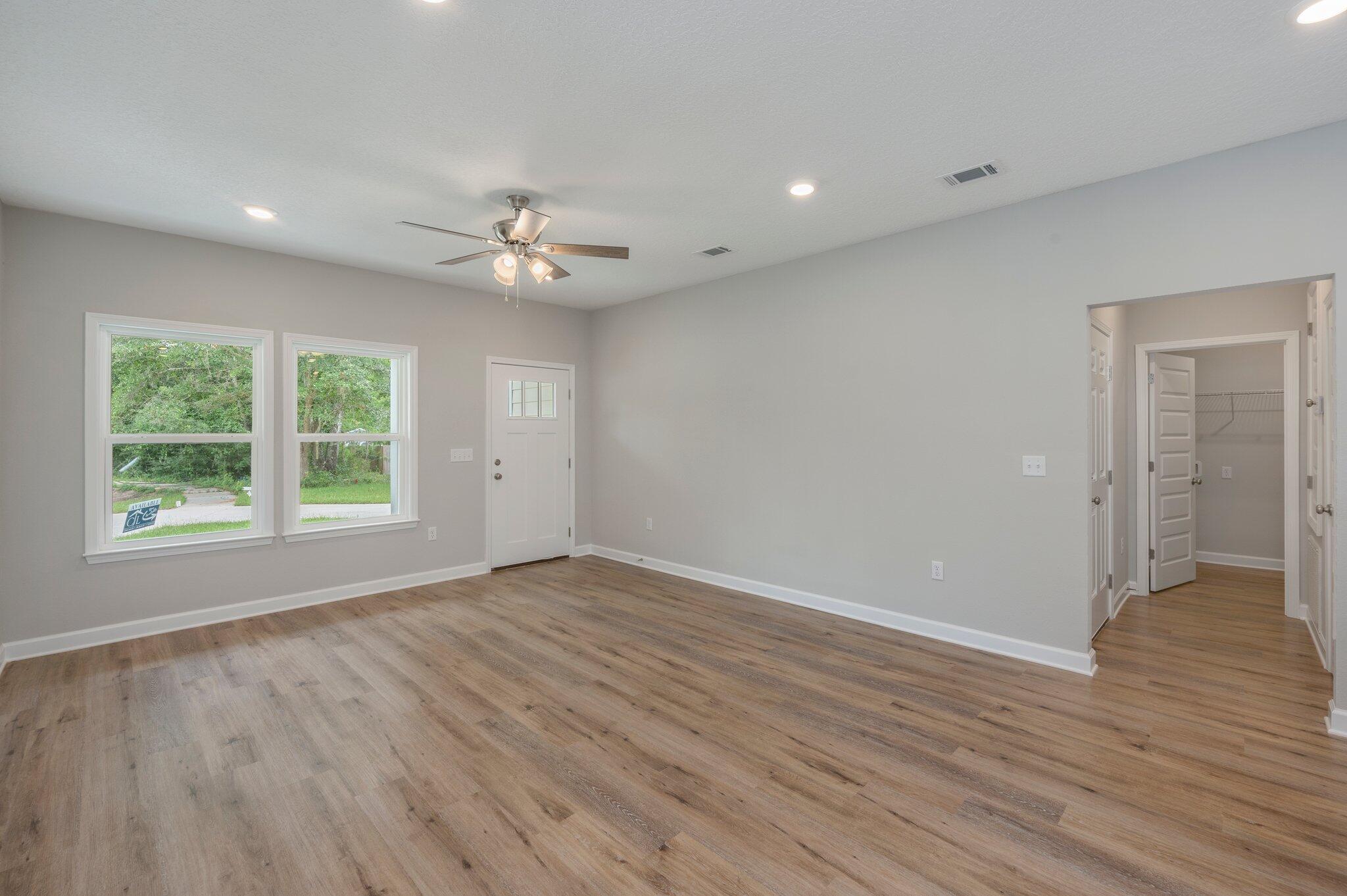 GRANDE OAKS - Residential