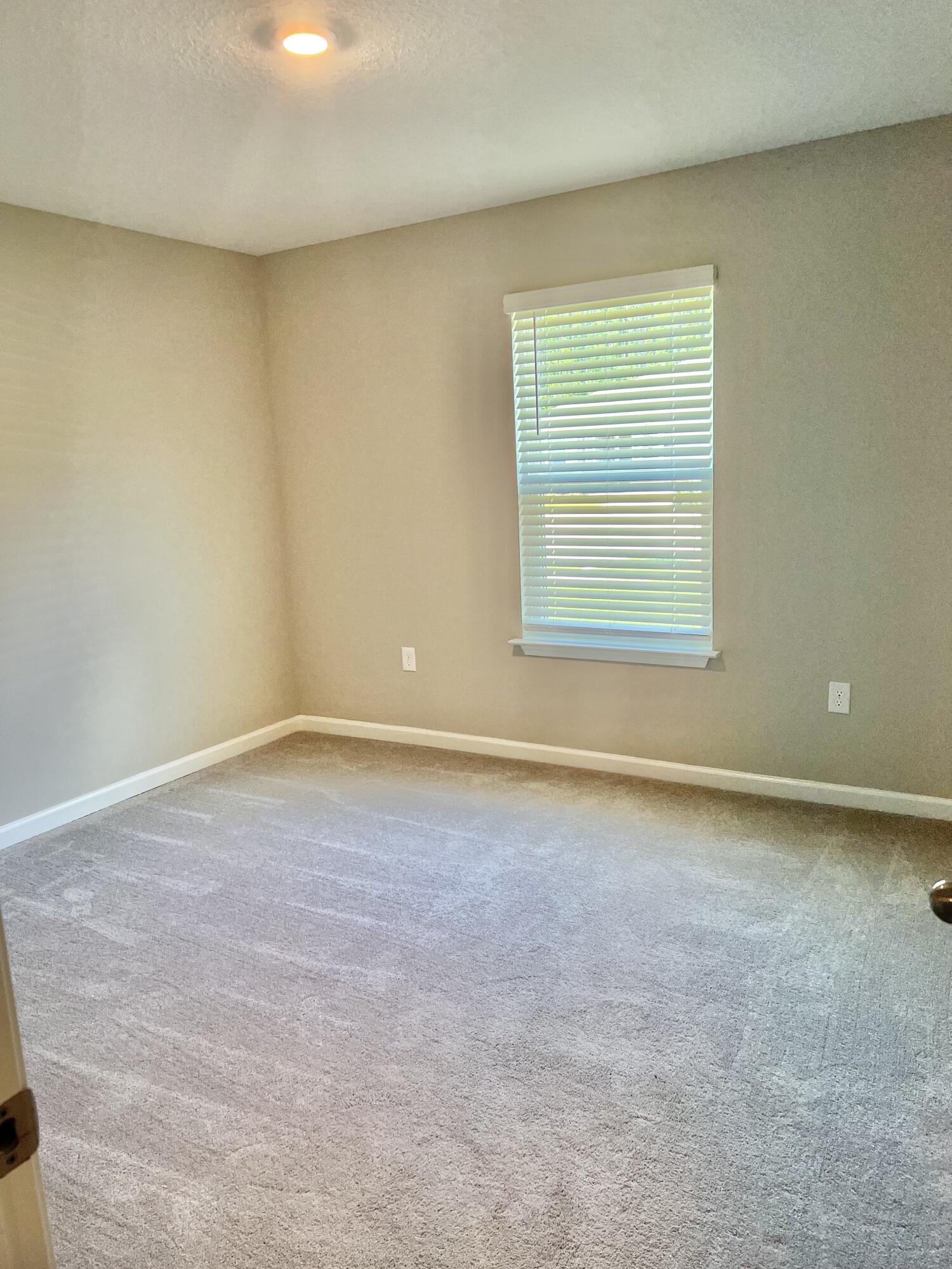 RIVERWALK PH I - Residential Lease