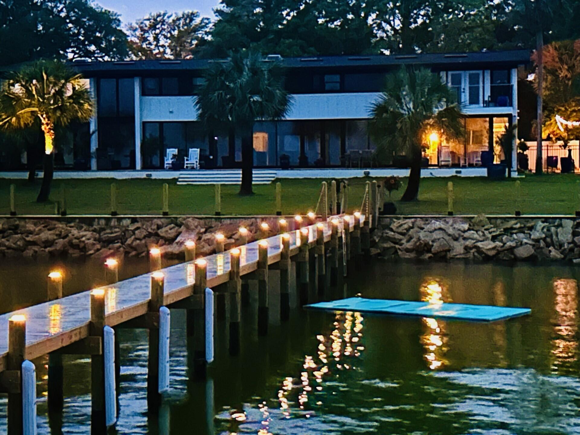 ELLIOTTS POINT 10TH ADDN - Residential