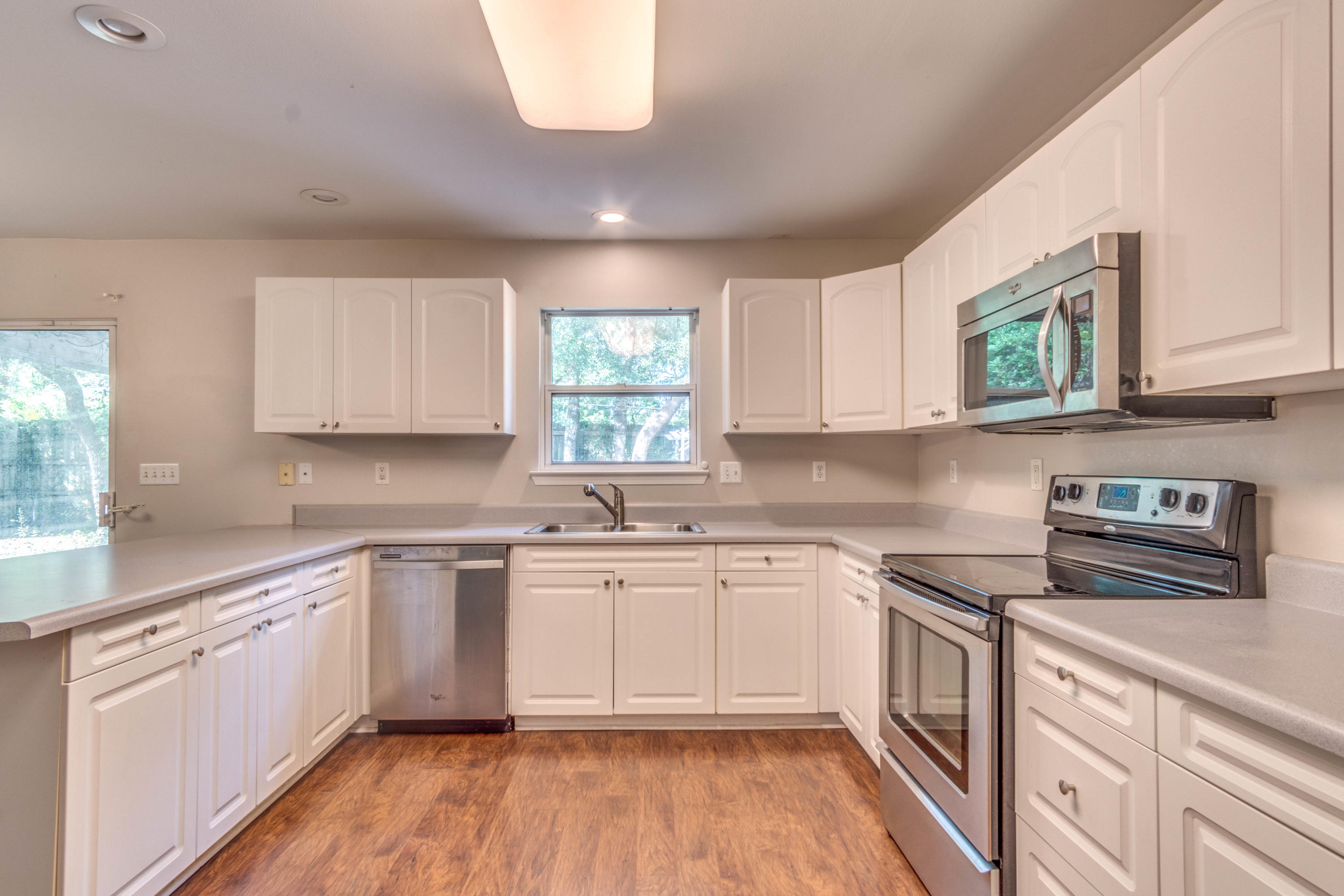 BELLA VISTA HEIGHTS - Residential Lease