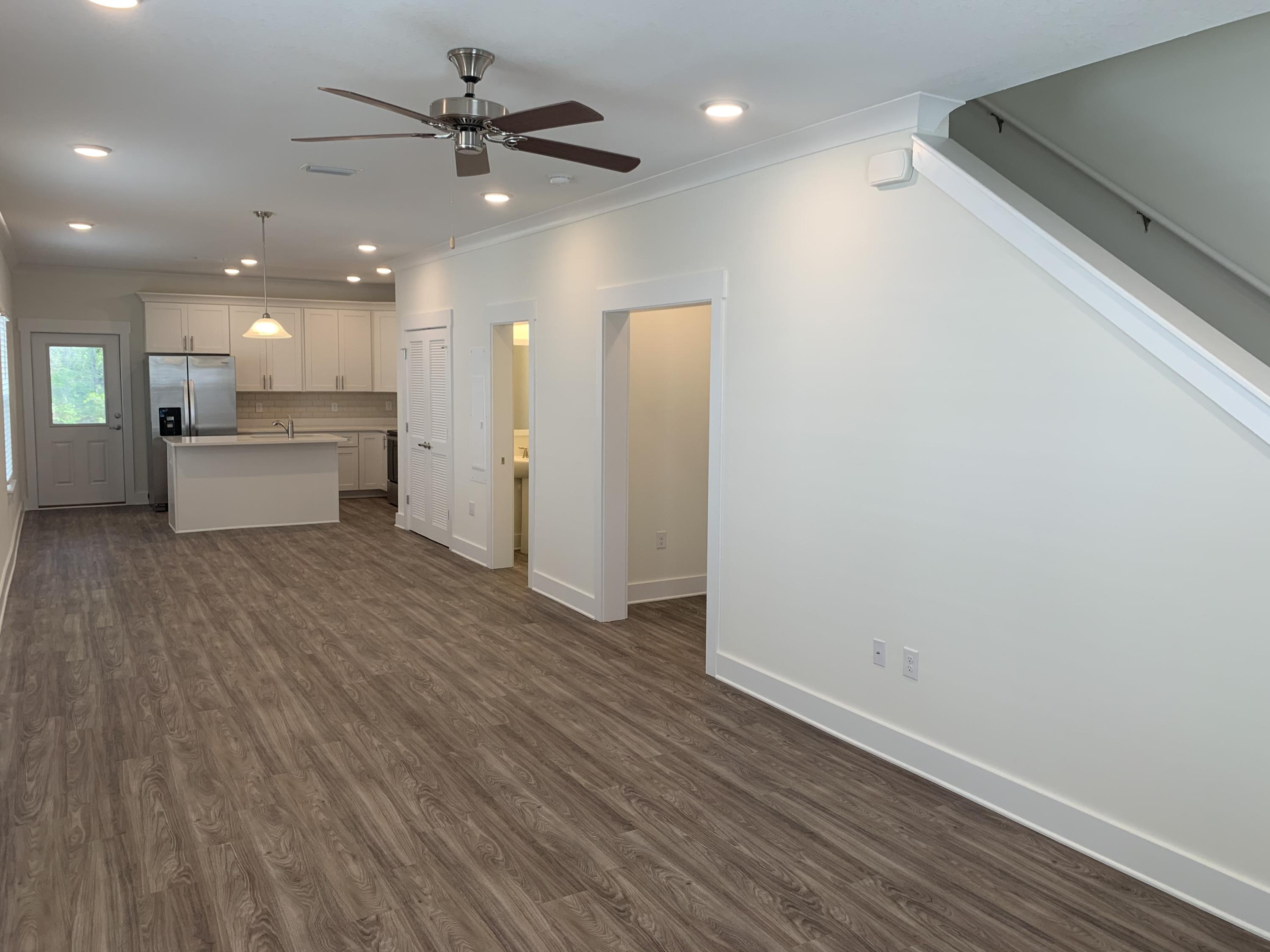 VERANDAS AT FREEPORT - Residential Lease