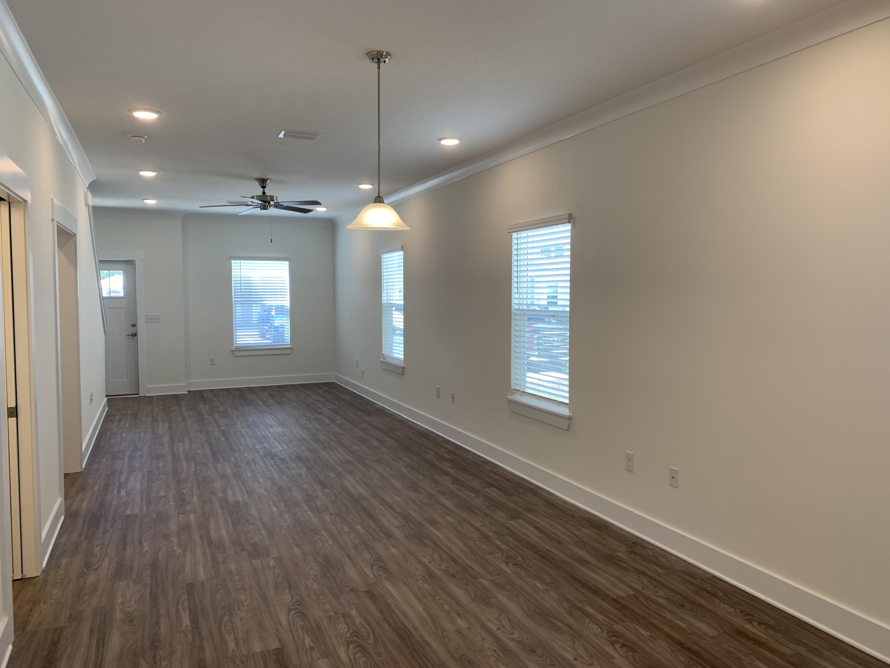 VERANDAS AT FREEPORT - Residential Lease
