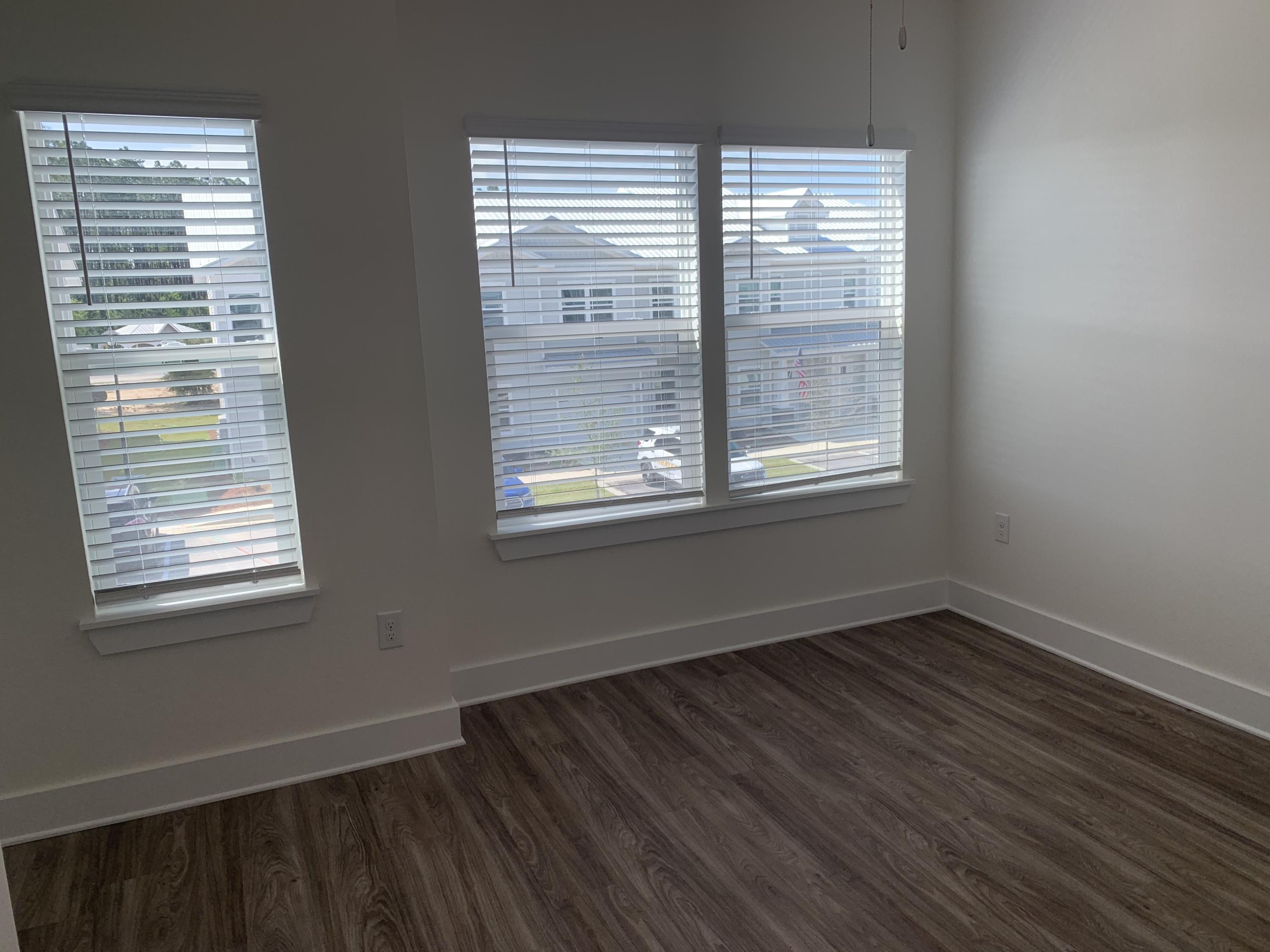 VERANDAS AT FREEPORT - Residential Lease