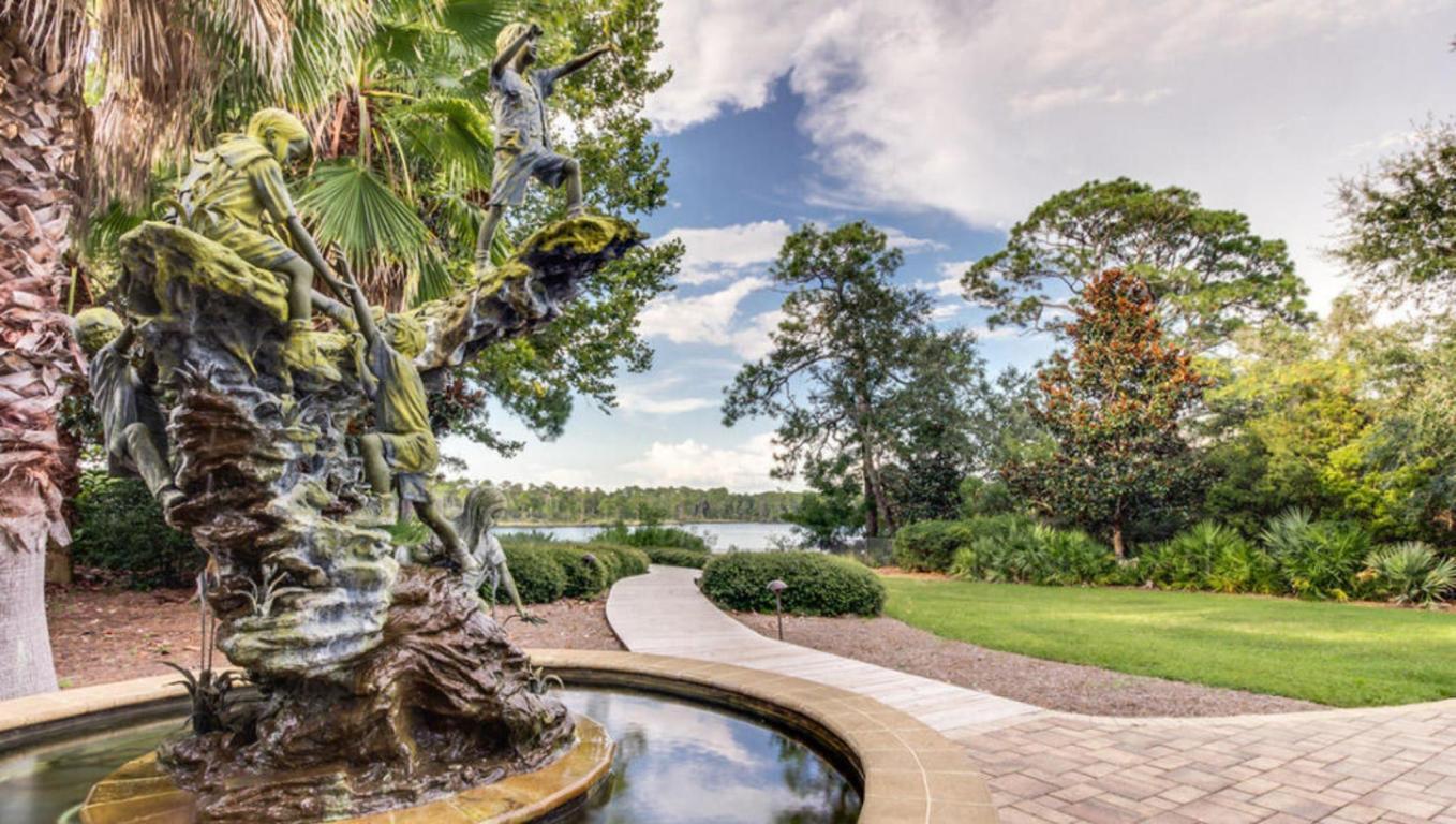 GRANDE POINTE - Residential