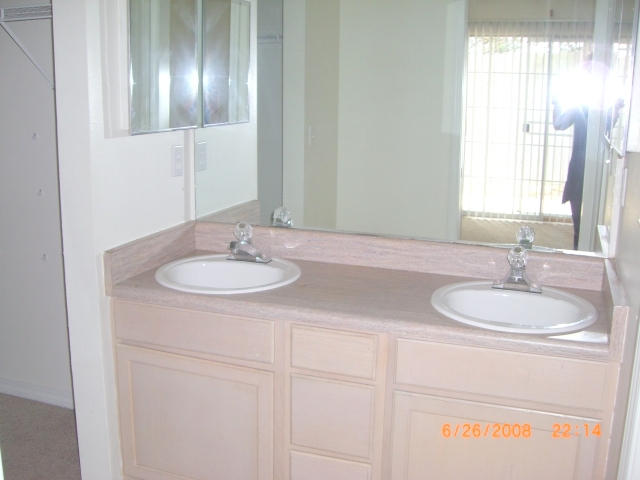 OLD TOWN PH 3 - Residential Lease
