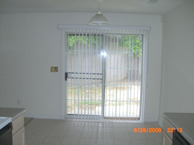 OLD TOWN PH 3 - Residential Lease