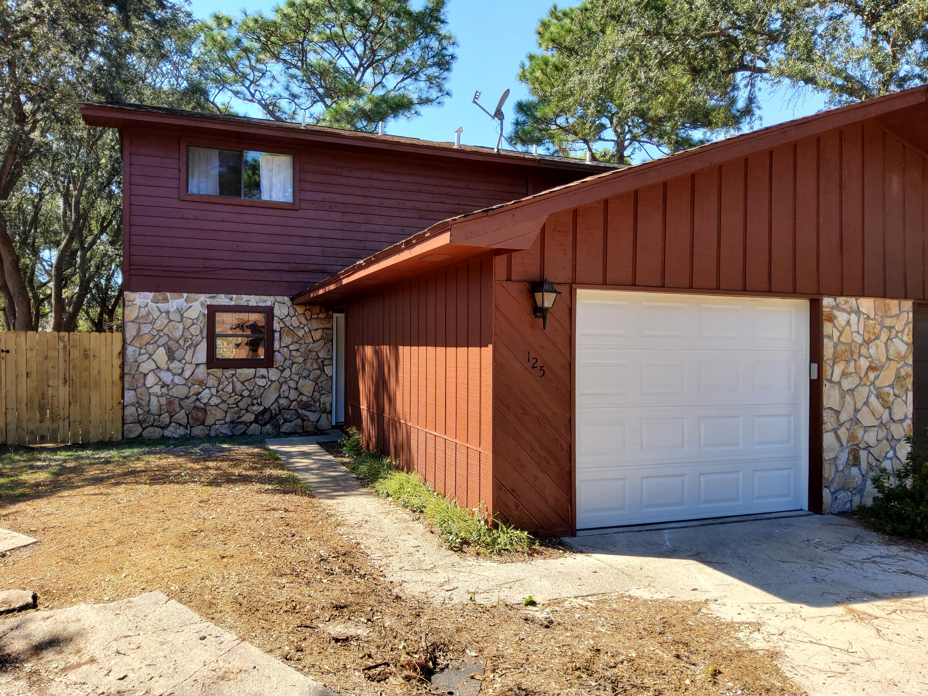 WHISPERING OAKS - Residential