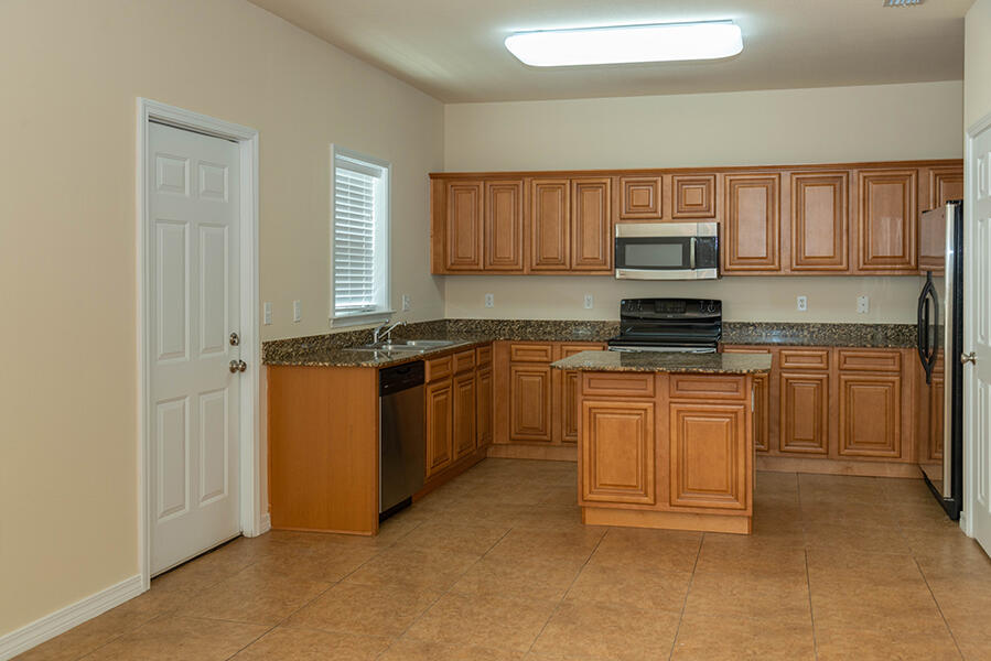 MERIDIAN SQUARE T/H - Residential Lease