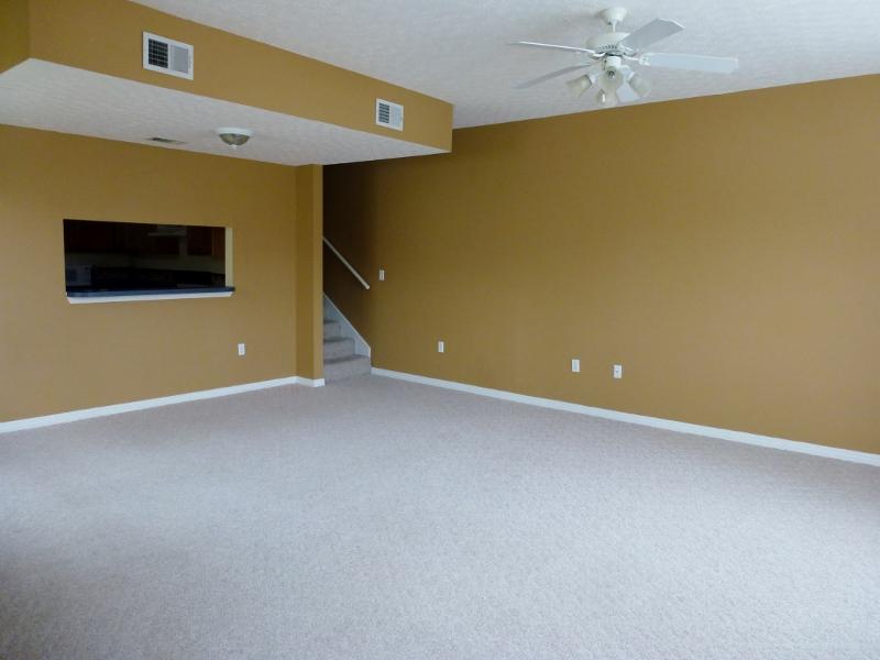 CHATELAINE ESTATES S/D - Residential Lease