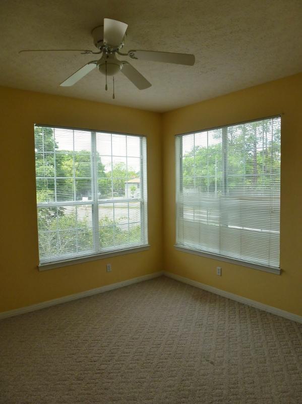 CHATELAINE ESTATES S/D - Residential Lease