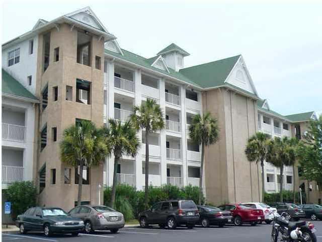 You will adore this lovely 2BR/2BA Niceville condo for rent. Located in the prestigious Bluewater Bay area, this home is conveniently near both Destin and Niceville attractions. This includes restaurants, shopping, Eglin Air Force Base and the beautiful beaches of the Emerald Coast.
Inside this great rental, you will find a bright and open floor plan. The space is instantly inviting from the moment you walk in. Outside there a large screened-in patio.
The Florida Club amenities include a community pool, fitness center, hot tub, sauna, business center and car wash. This condo does include a washer and dryer set. Sorry this rental is not pet friendly.