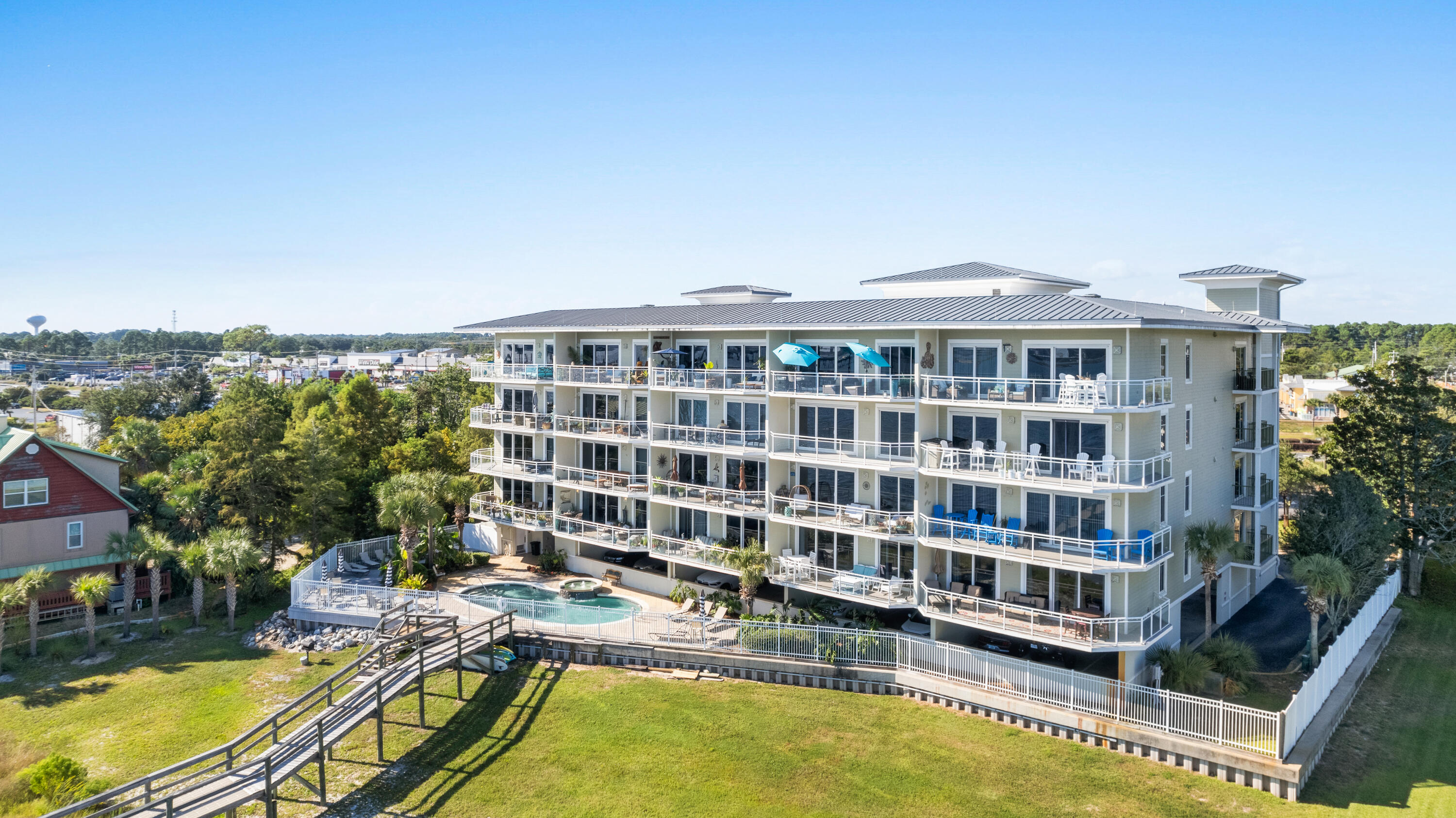PIER 23 - Residential