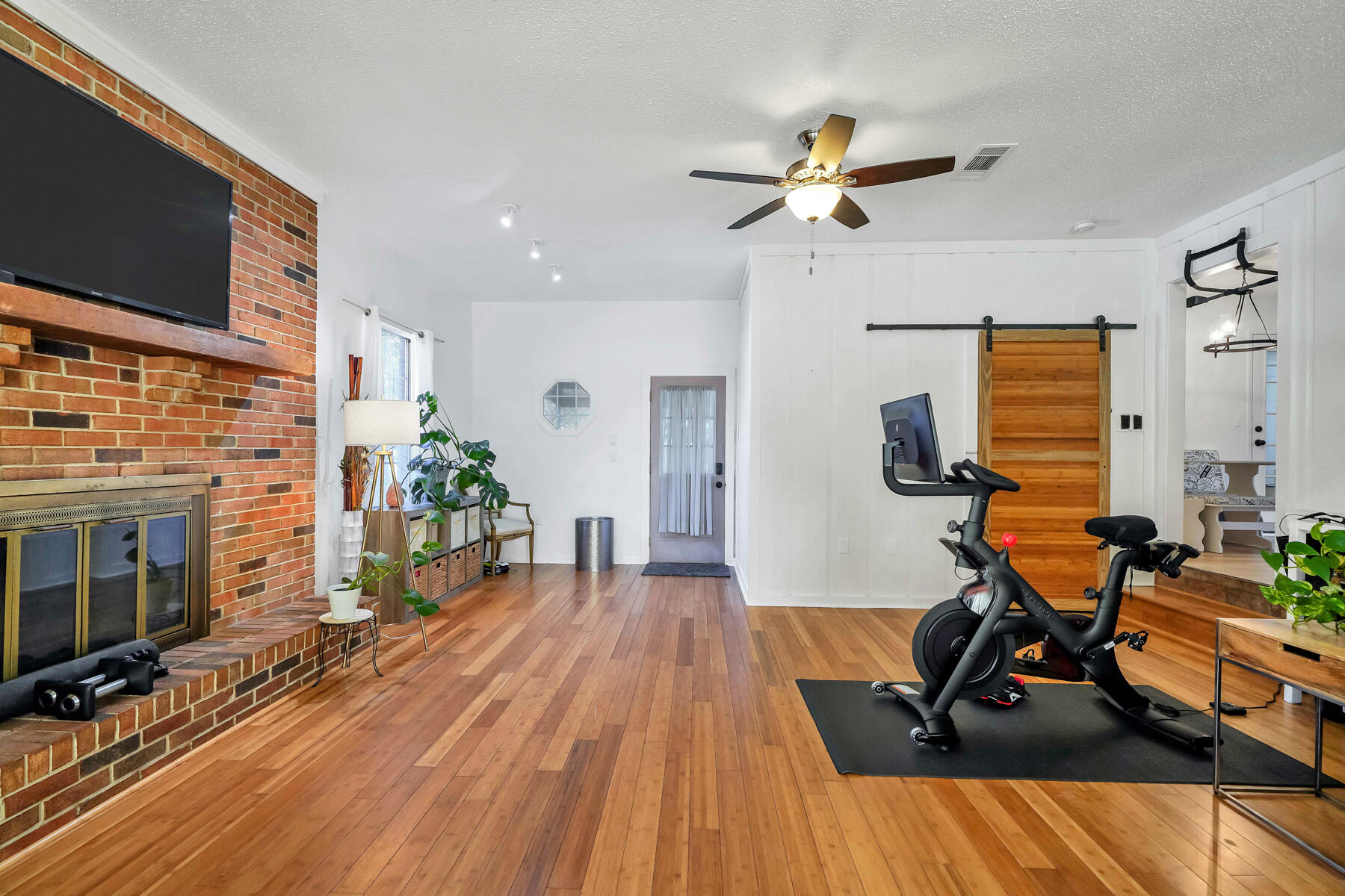 Gorgeous oasis on a large corner lot. 2 living areas, and a glass-walled patio and screened in patio NOT part of the square footage. 2014 roof, 2011 A/C, 2016 water heater. Green house, workshop, birds singing in the morning. Full active indoor and outdoor security system and Reverse Osmosis water filtration system. This house has everything, but you!

Weekend showings only please.
