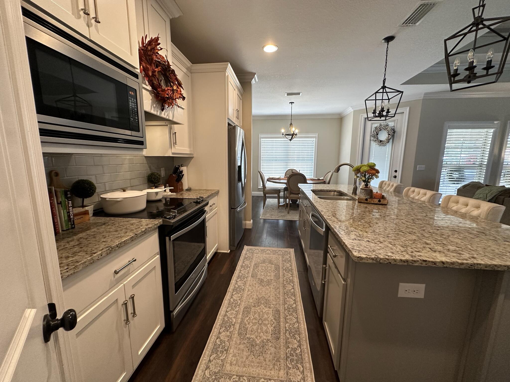 HOMEWOOD EST - Residential Lease