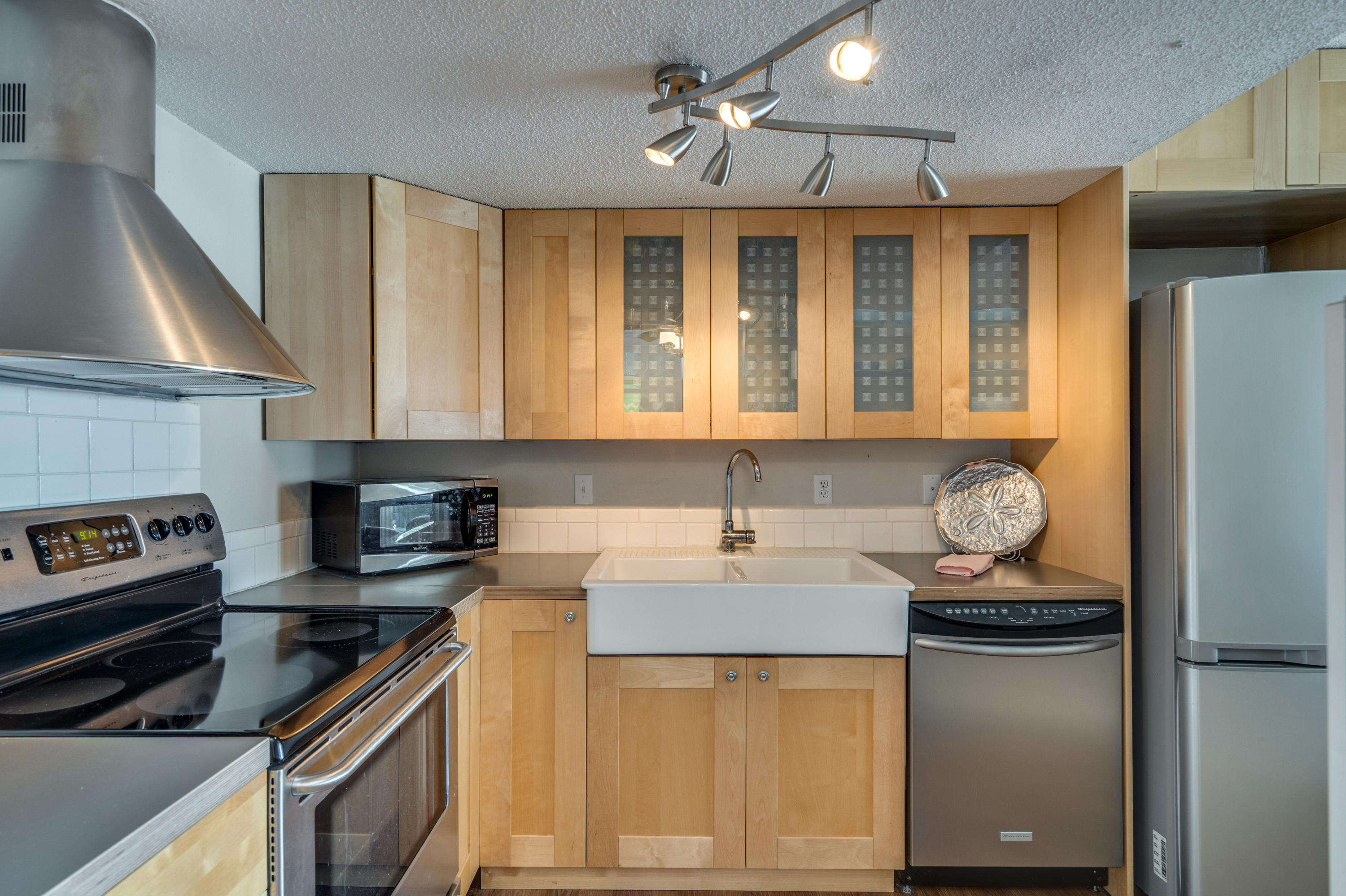 FINISTERRA CONDO - Residential Lease