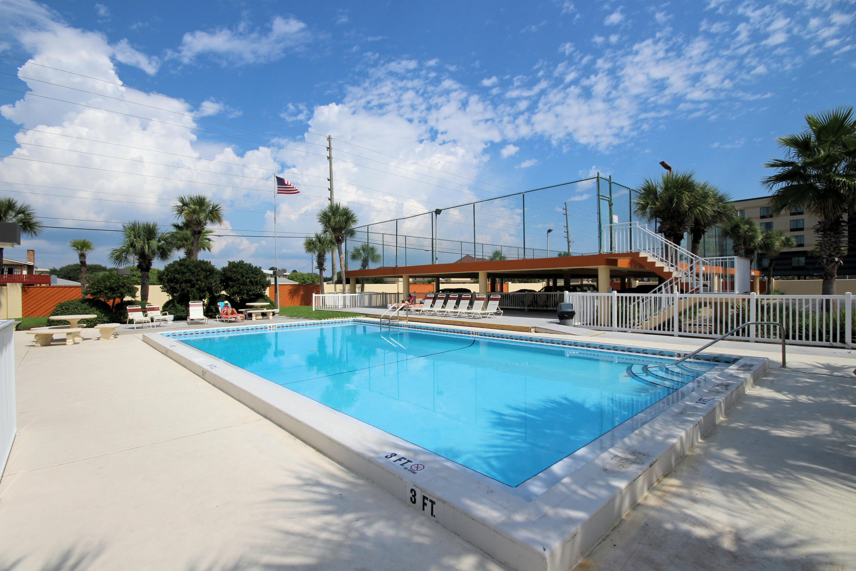 SURF DWELLER CONDO - Residential