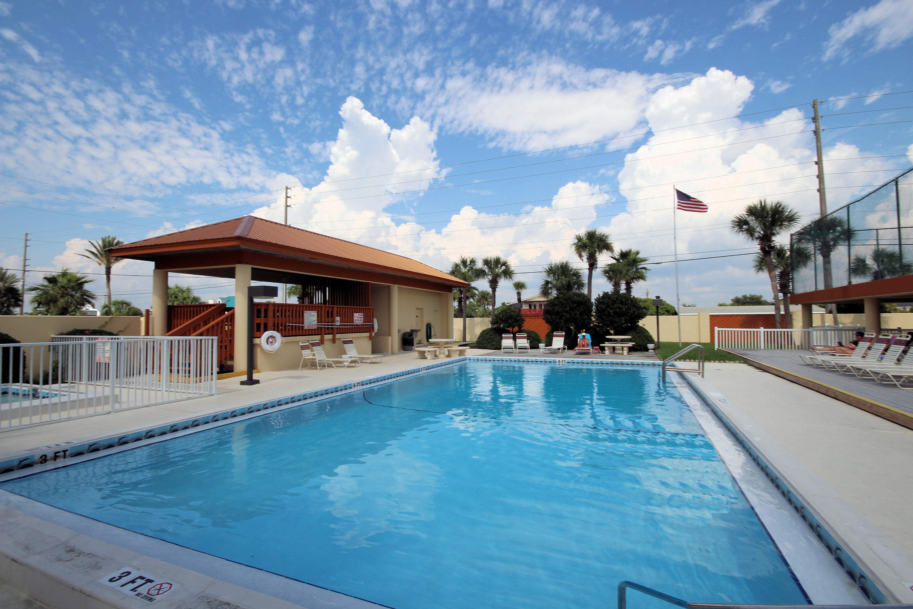 SURF DWELLER CONDO - Residential