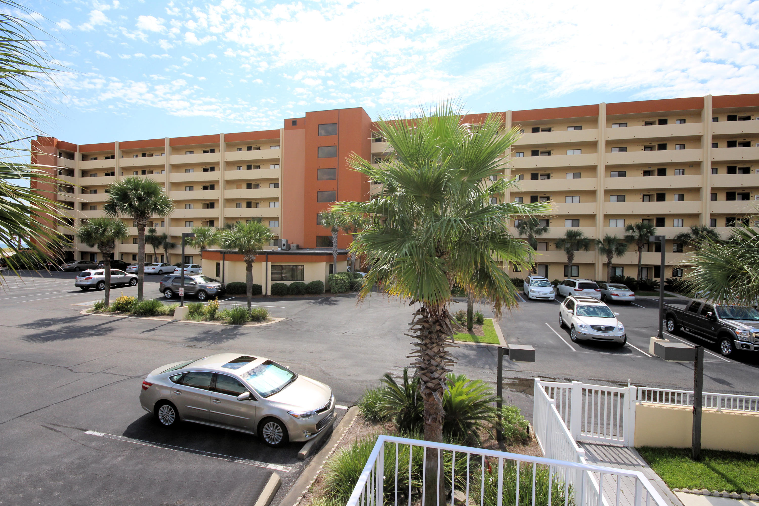 SURF DWELLER CONDO - Residential