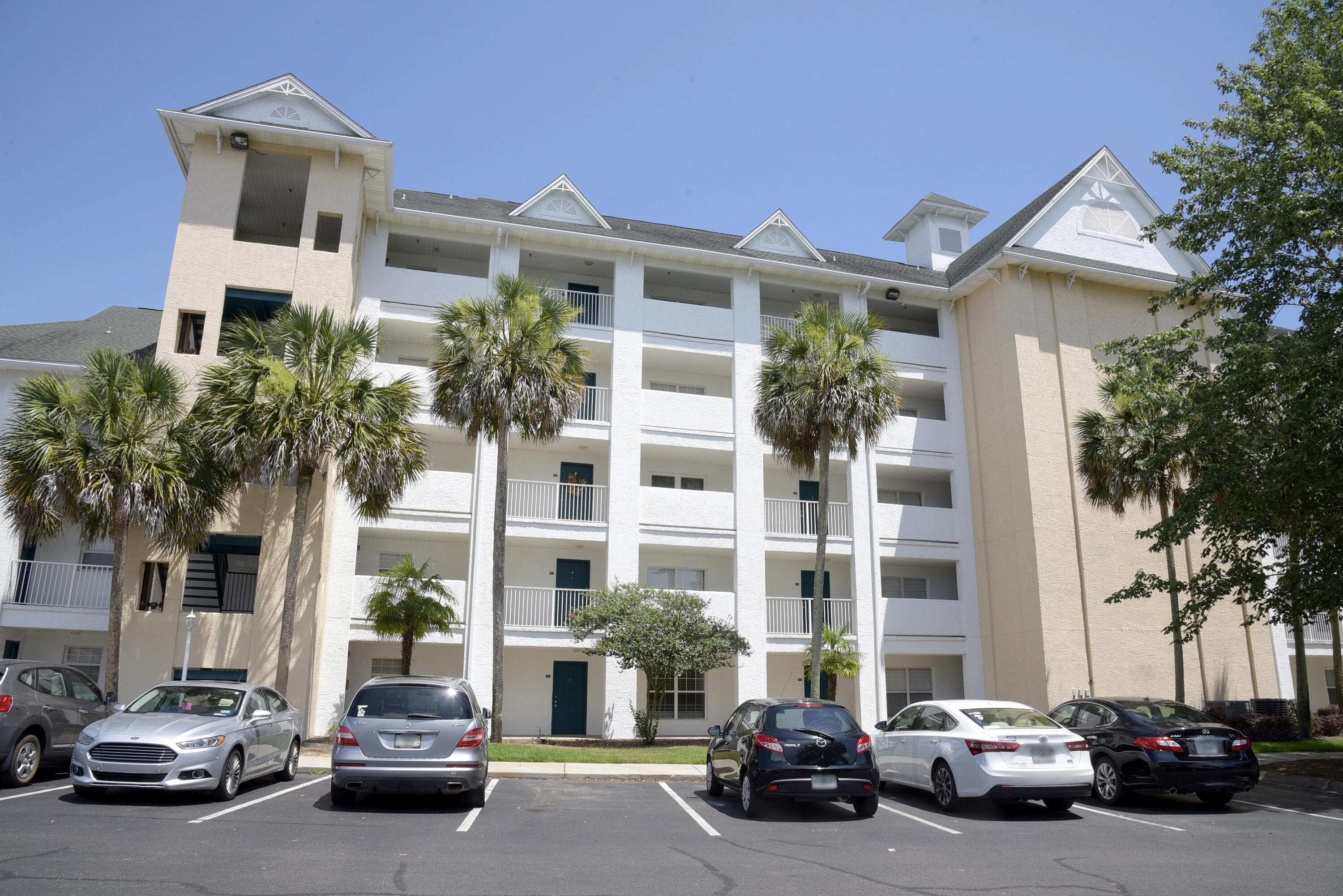 **Price Improvement...Priced to sell!**

Updated first floor condo at the Florida Club in highly desired Bluewater Bay! Renovated 2 bedroom, 2 bath condominium with newer cabinets, granite countertops, stainless steel appliances, washer and dryer and neutral paint and easy care tile throughout. Other features include a scenic and private screened-in patio with an attached storage closet.  The Florida Club's appealing amenities include access to a refreshing pool, hot tub, well-equipped fitness center, and patio spaces with grills and picnic areas. Priced to sell....don't miss this opportunity own in this conveniently located community! Contact me today to schedule a showing!