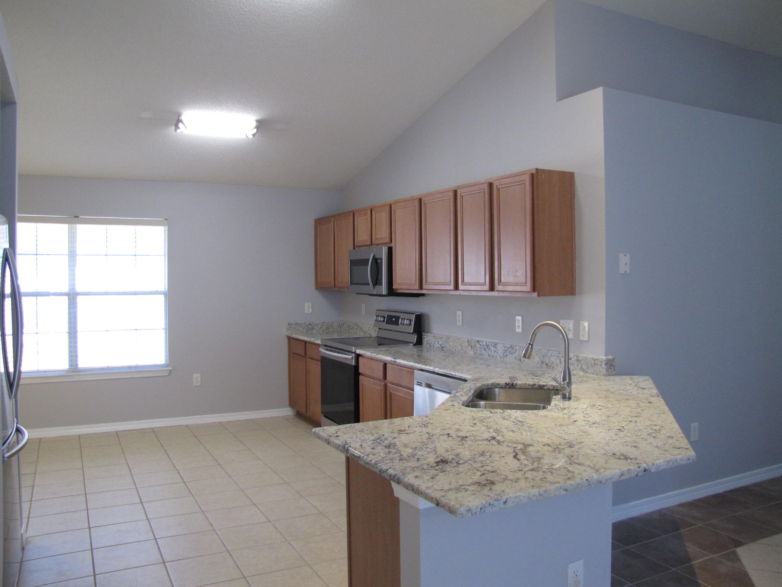 PARADISE RETREAT - Residential Lease