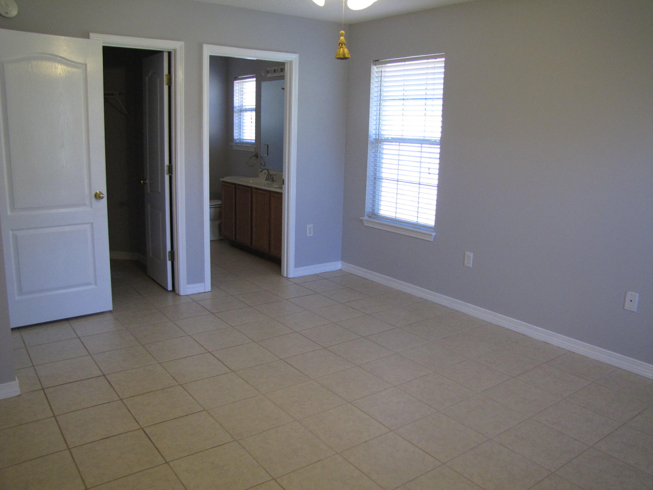 PARADISE RETREAT - Residential Lease