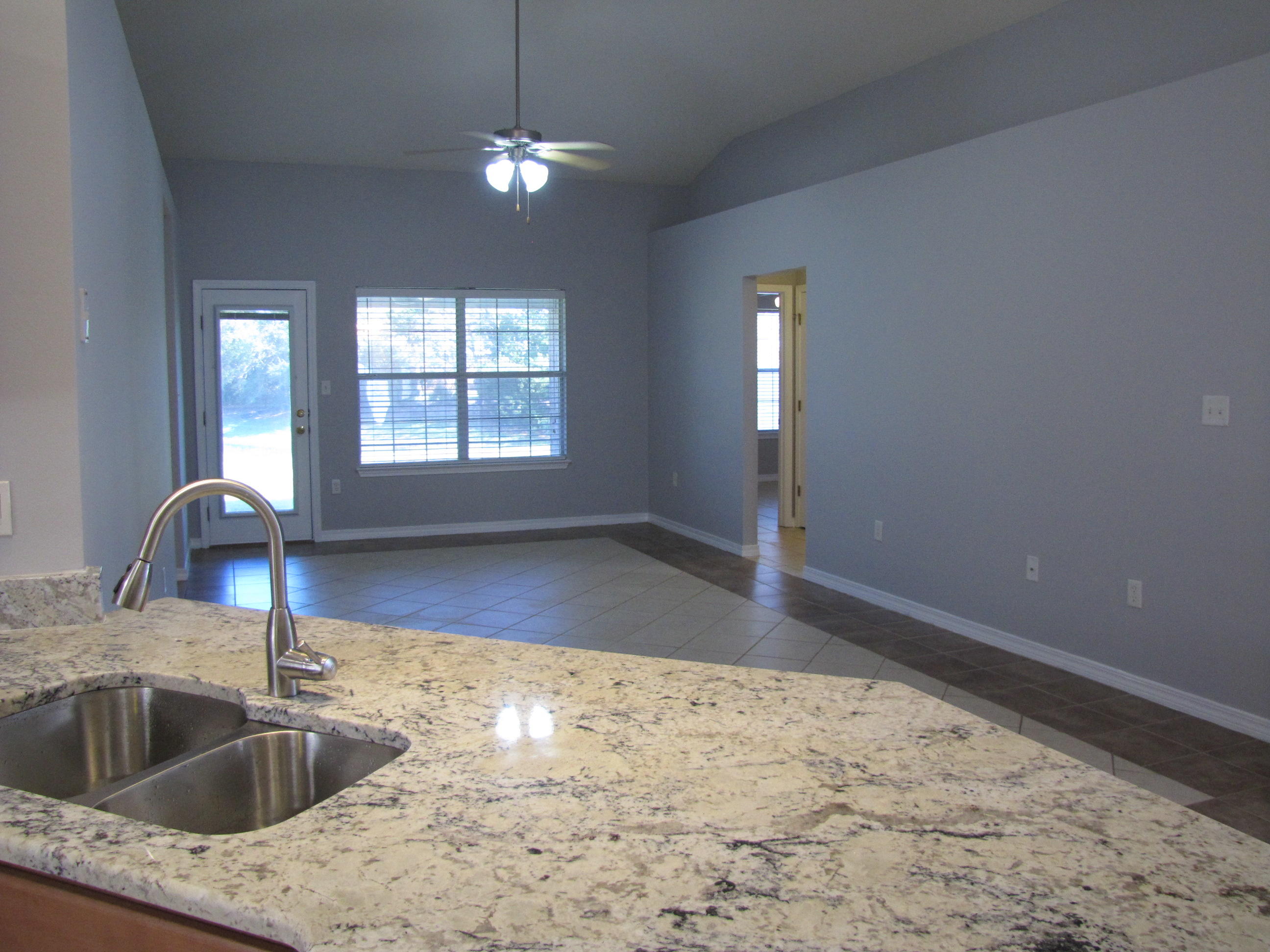 PARADISE RETREAT - Residential Lease