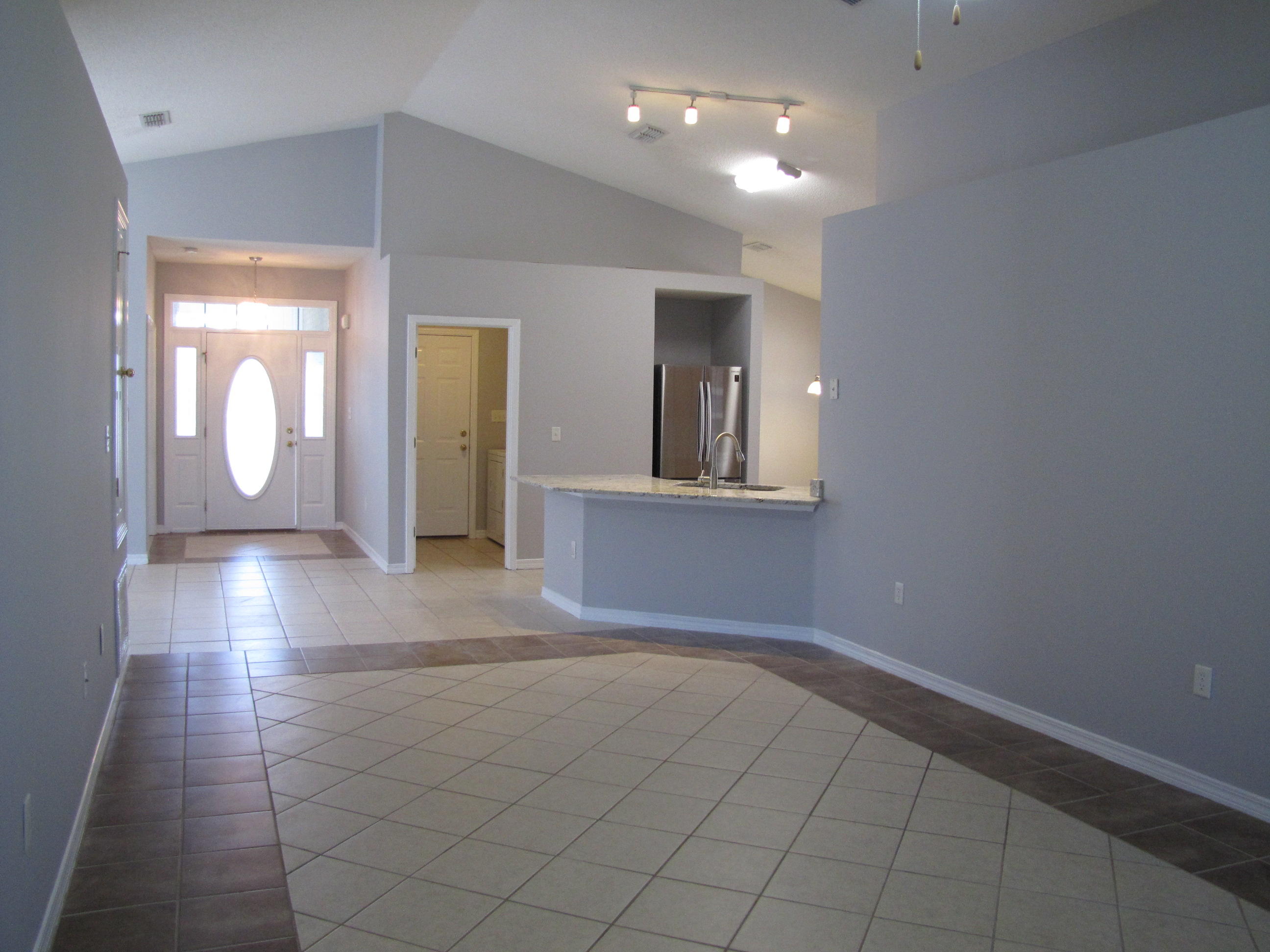 PARADISE RETREAT - Residential Lease