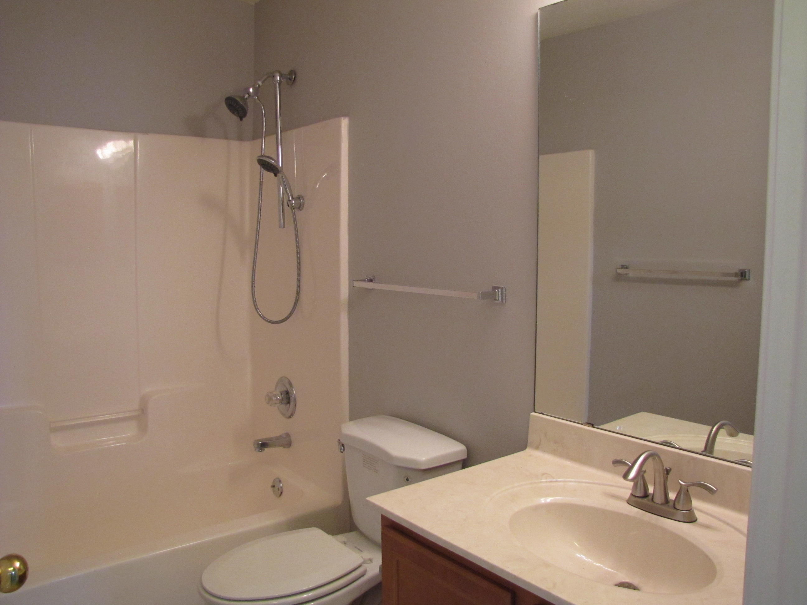 PARADISE RETREAT - Residential Lease