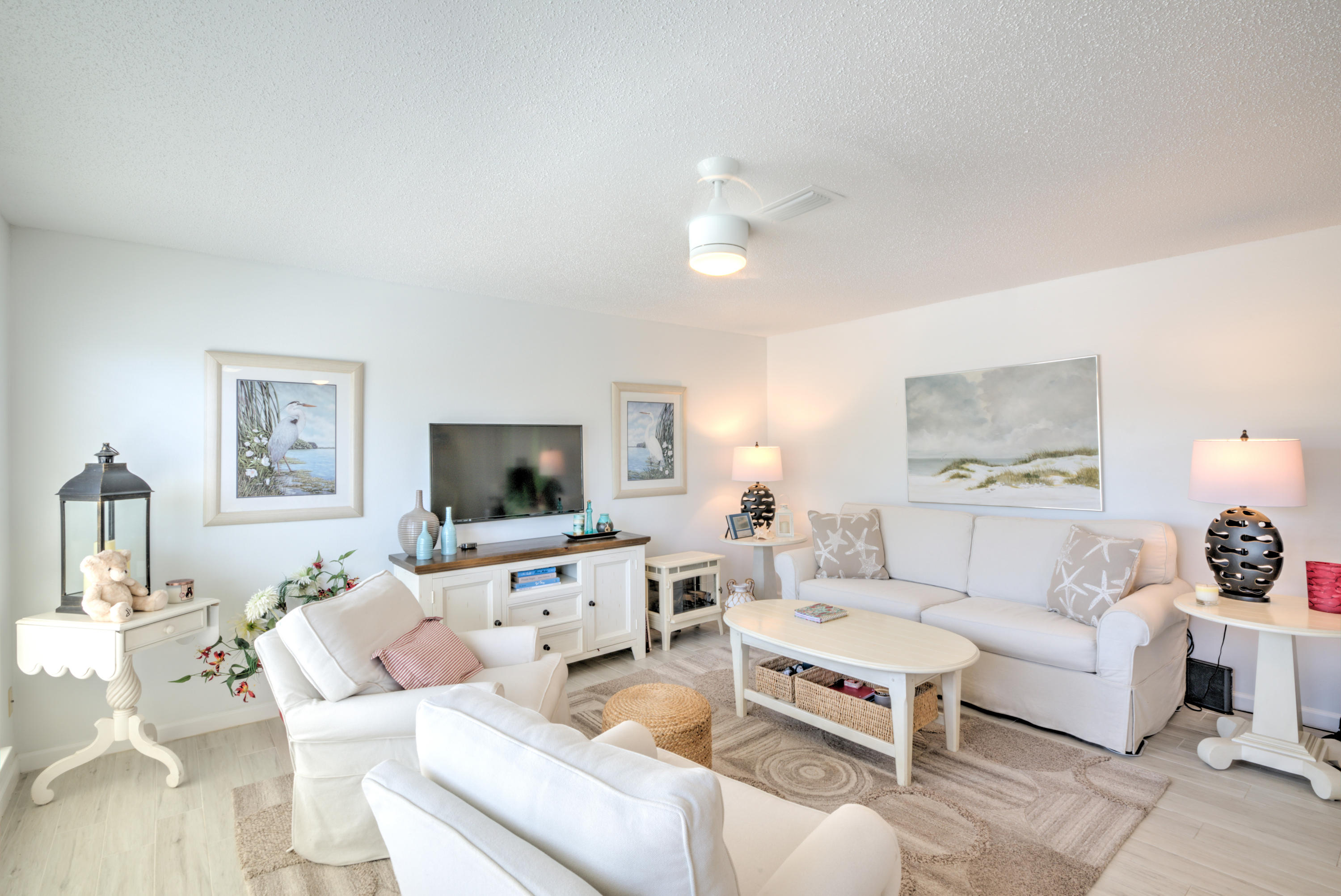 BEACHVIEW CONDOMINIUM - Residential