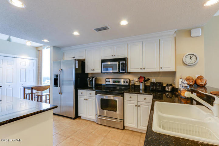 MAJESTIC BEACH TOWERS II - Residential