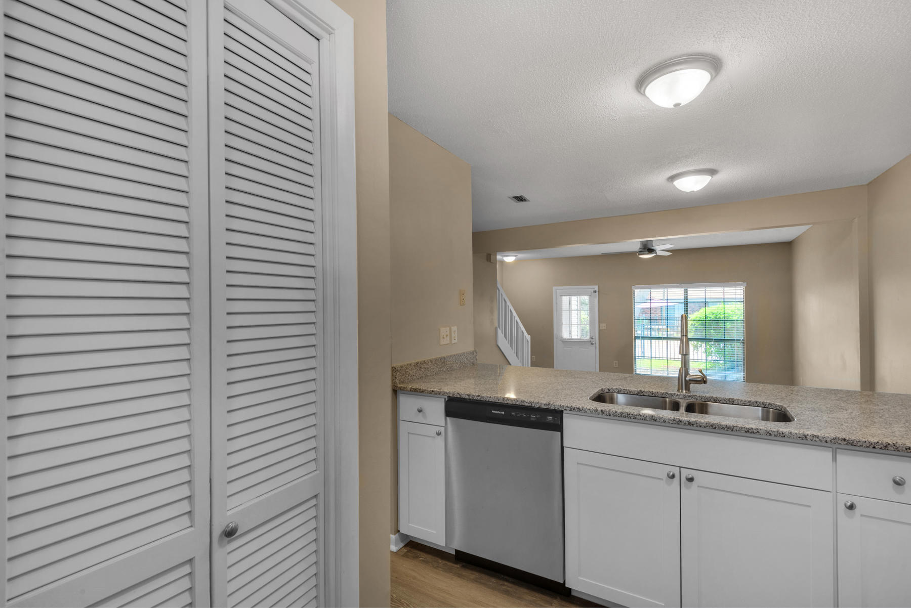 GARDEN VILLAS PH 1 - Residential Lease
