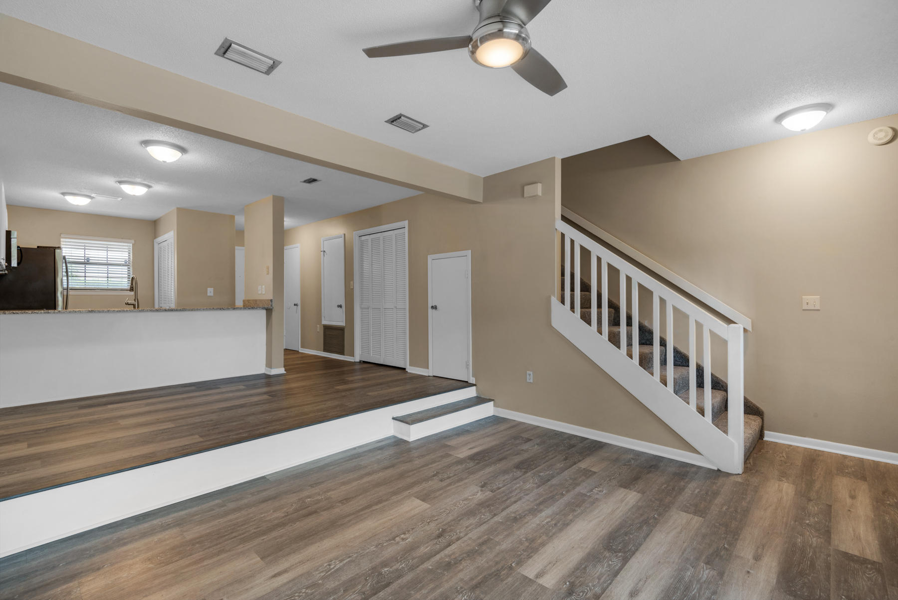 GARDEN VILLAS PH 1 - Residential Lease