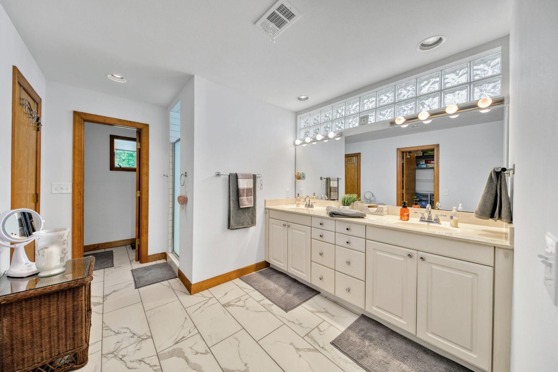 PARISH POINT - Residential