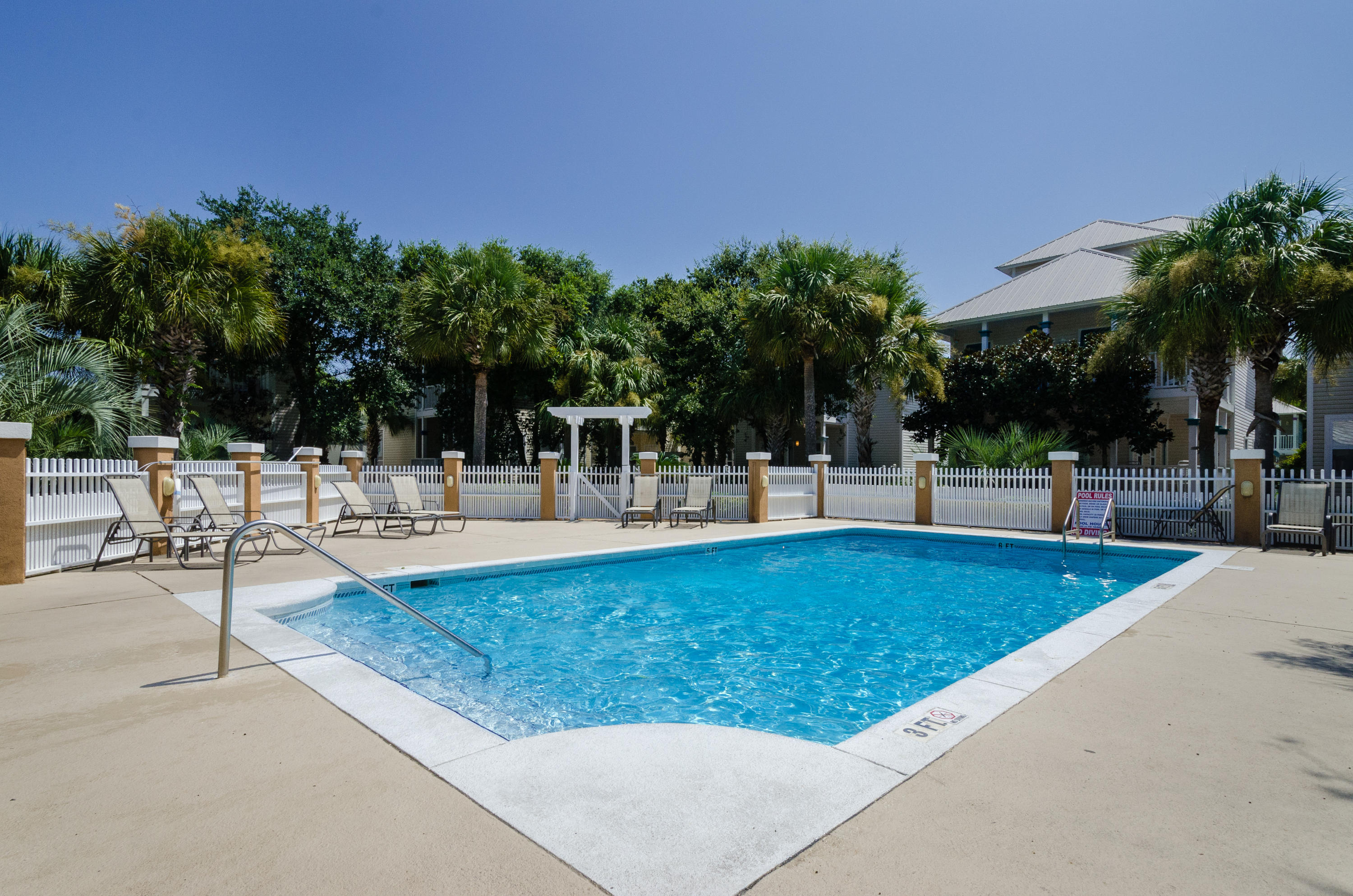 OLD FLORIDA COTTAGES - Residential