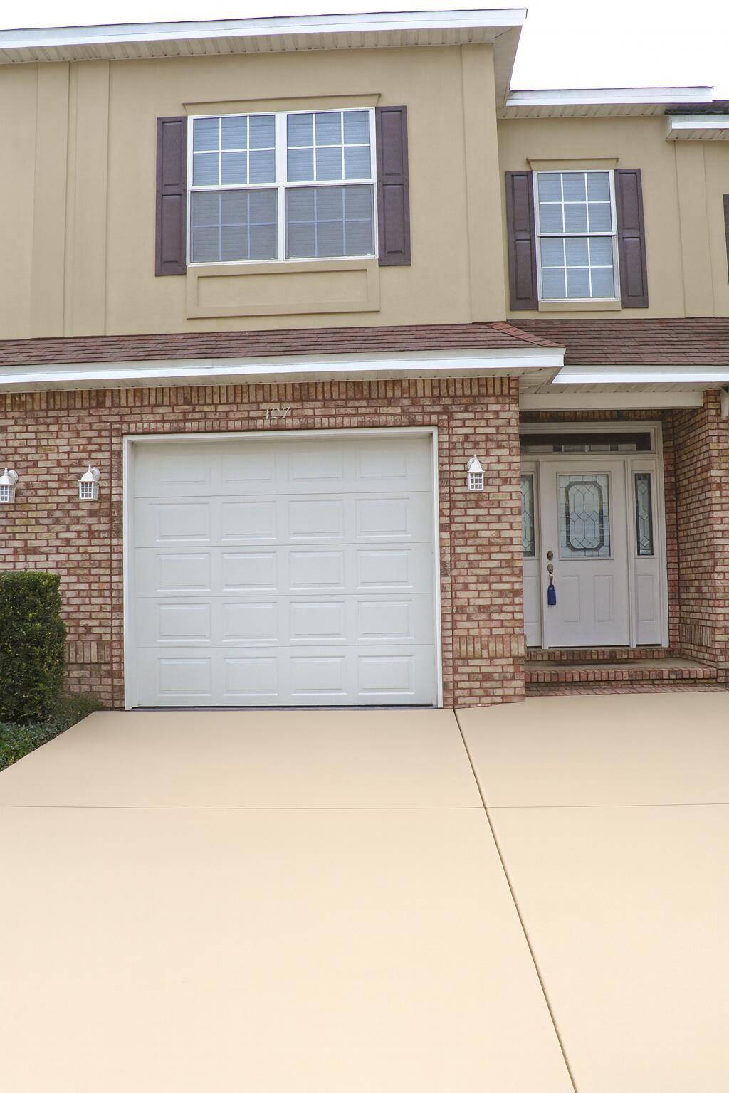 WALTON OAKS - Residential