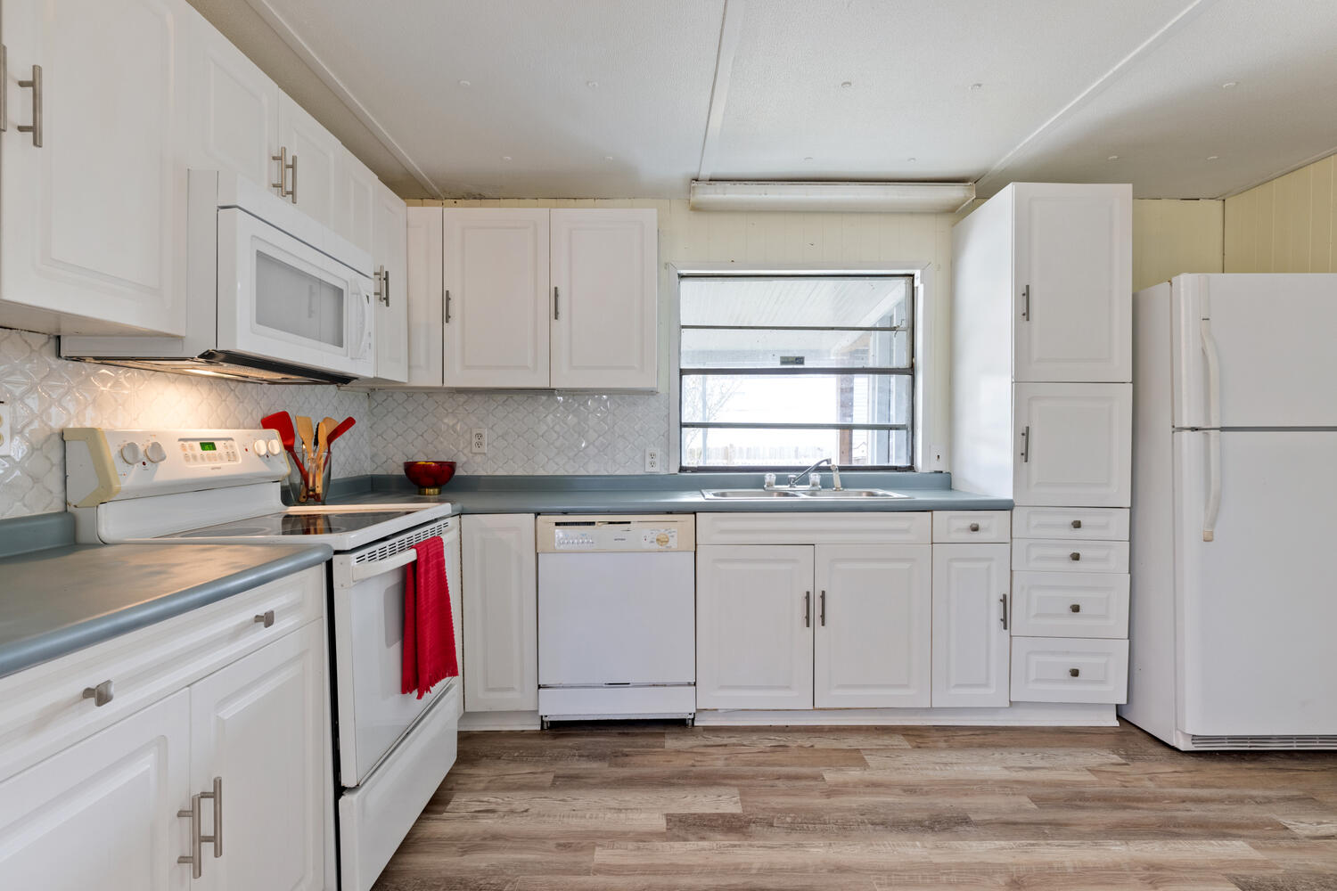 CRESTVIEW HEIGHTS 1ST ADDN - Residential