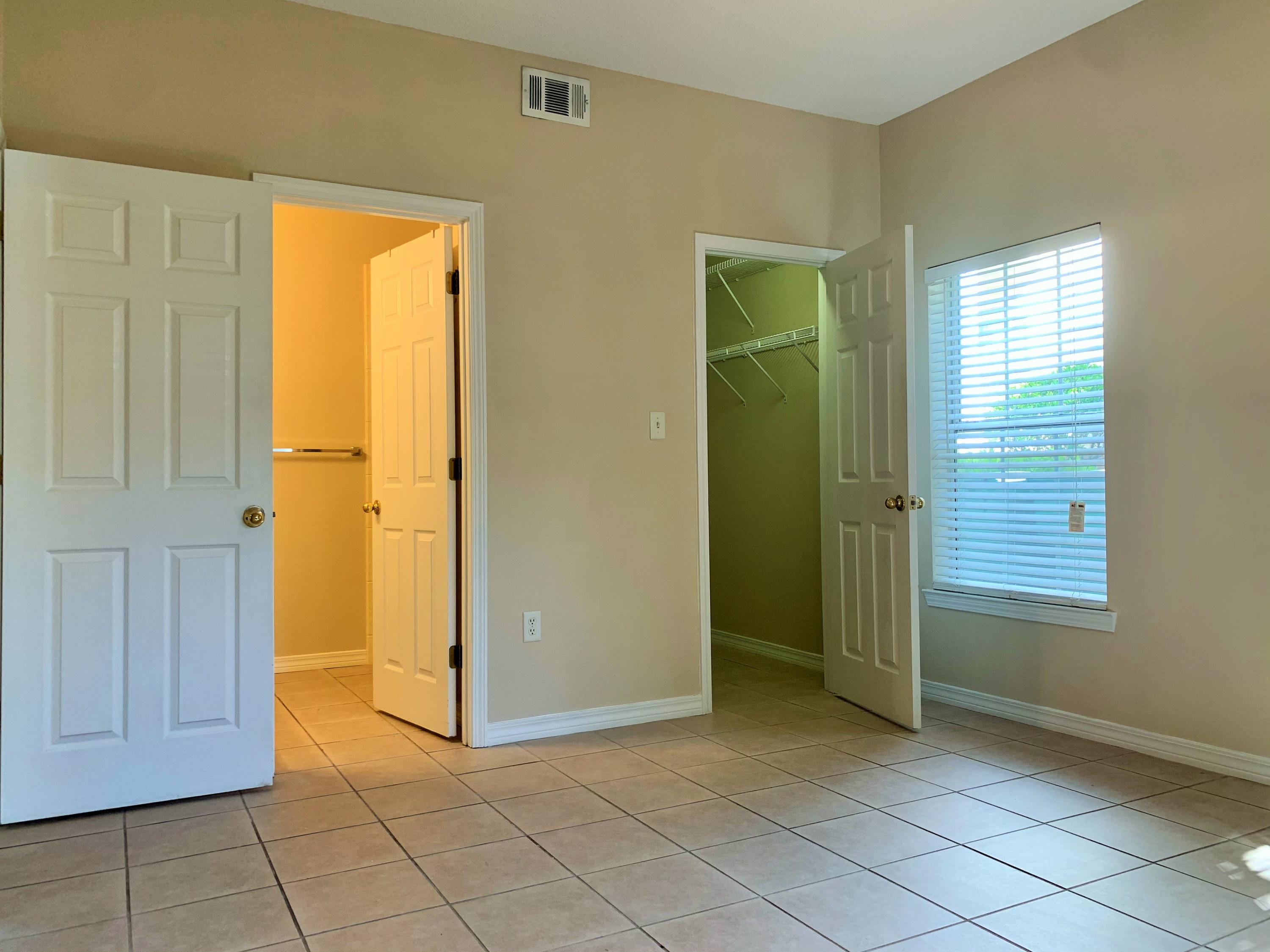 THE OAKS AT NICEVILLE - Residential Lease