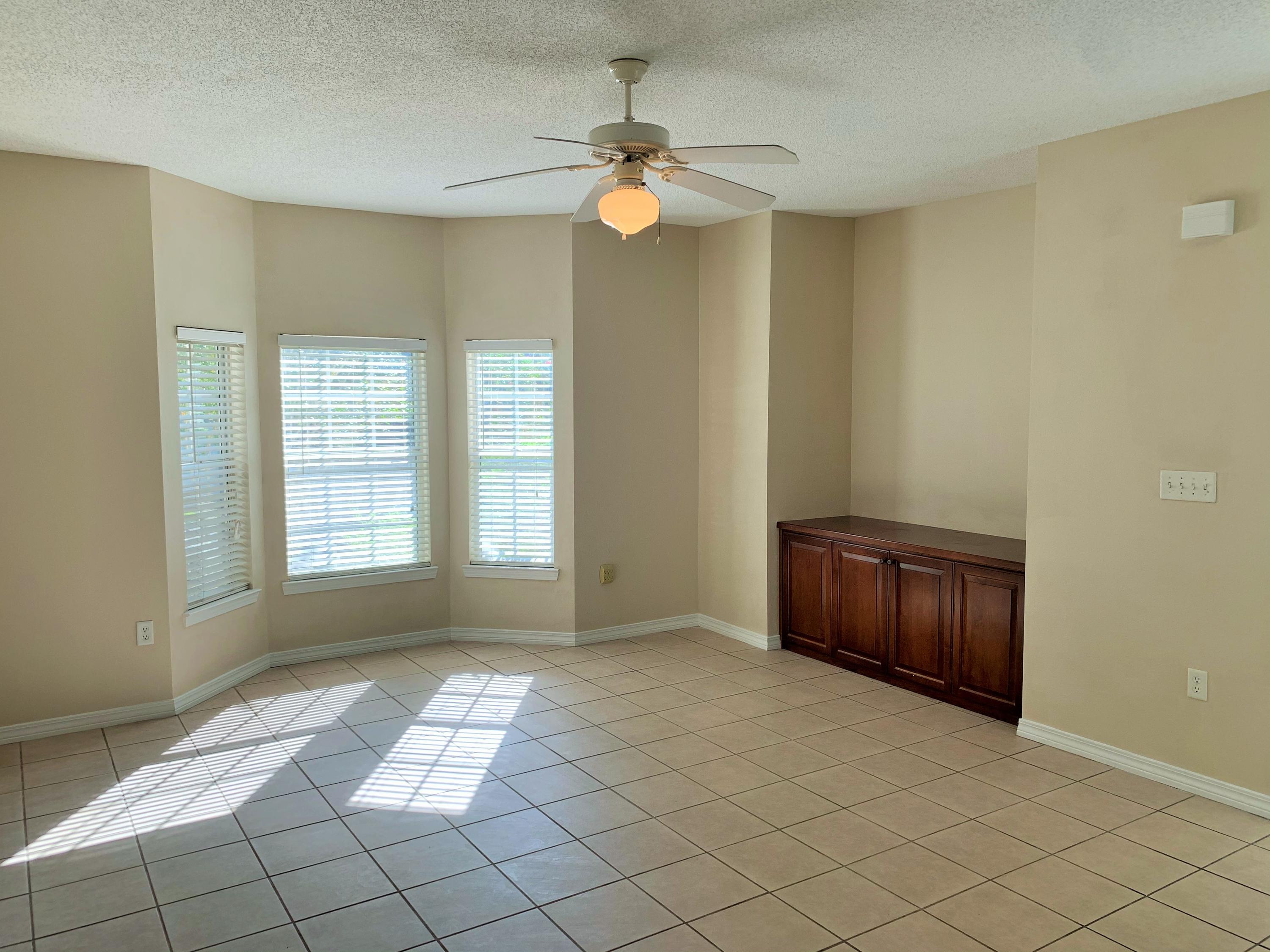 THE OAKS AT NICEVILLE - Residential Lease