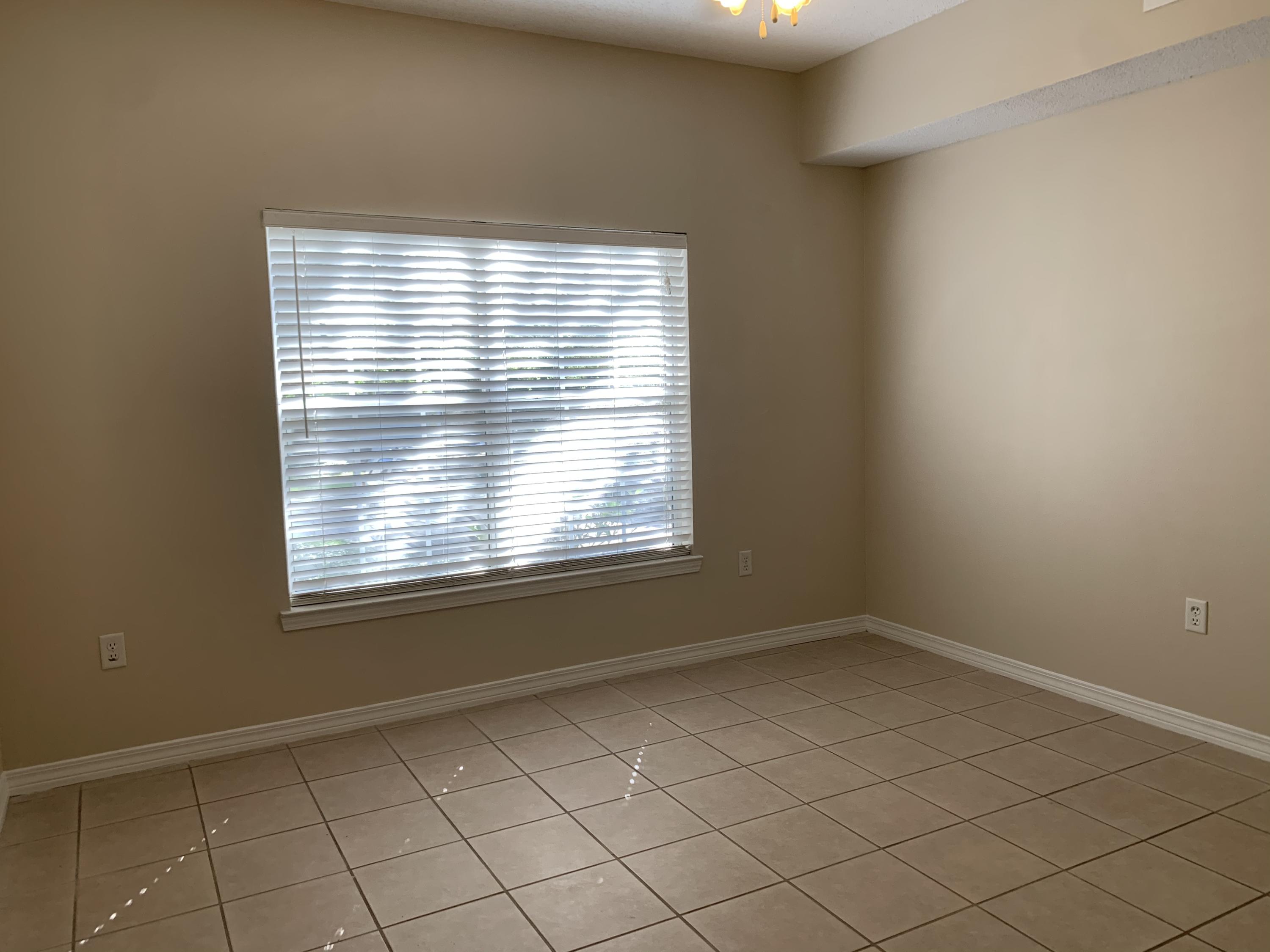 THE OAKS AT NICEVILLE - Residential Lease