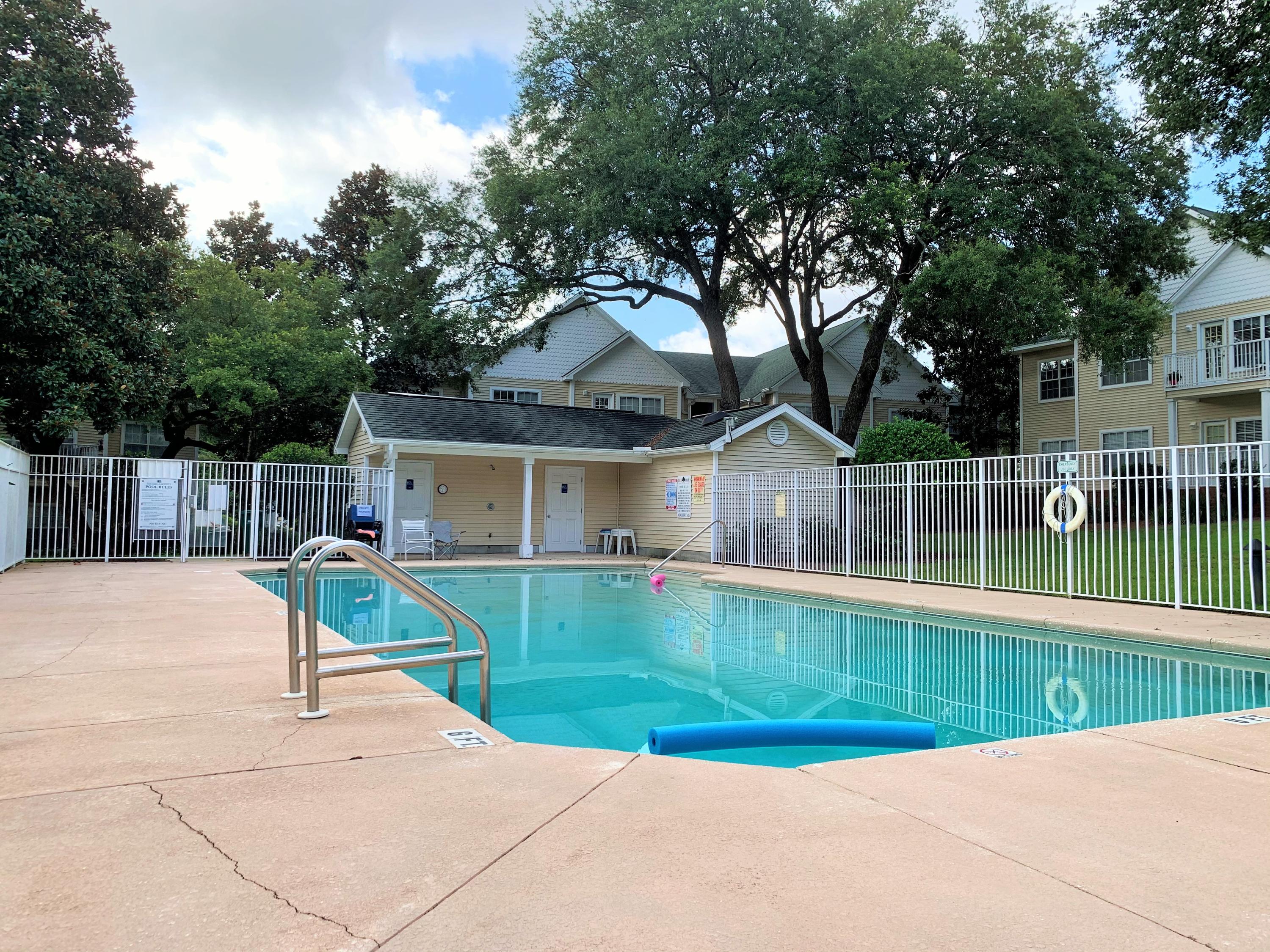 THE OAKS AT NICEVILLE - Residential Lease