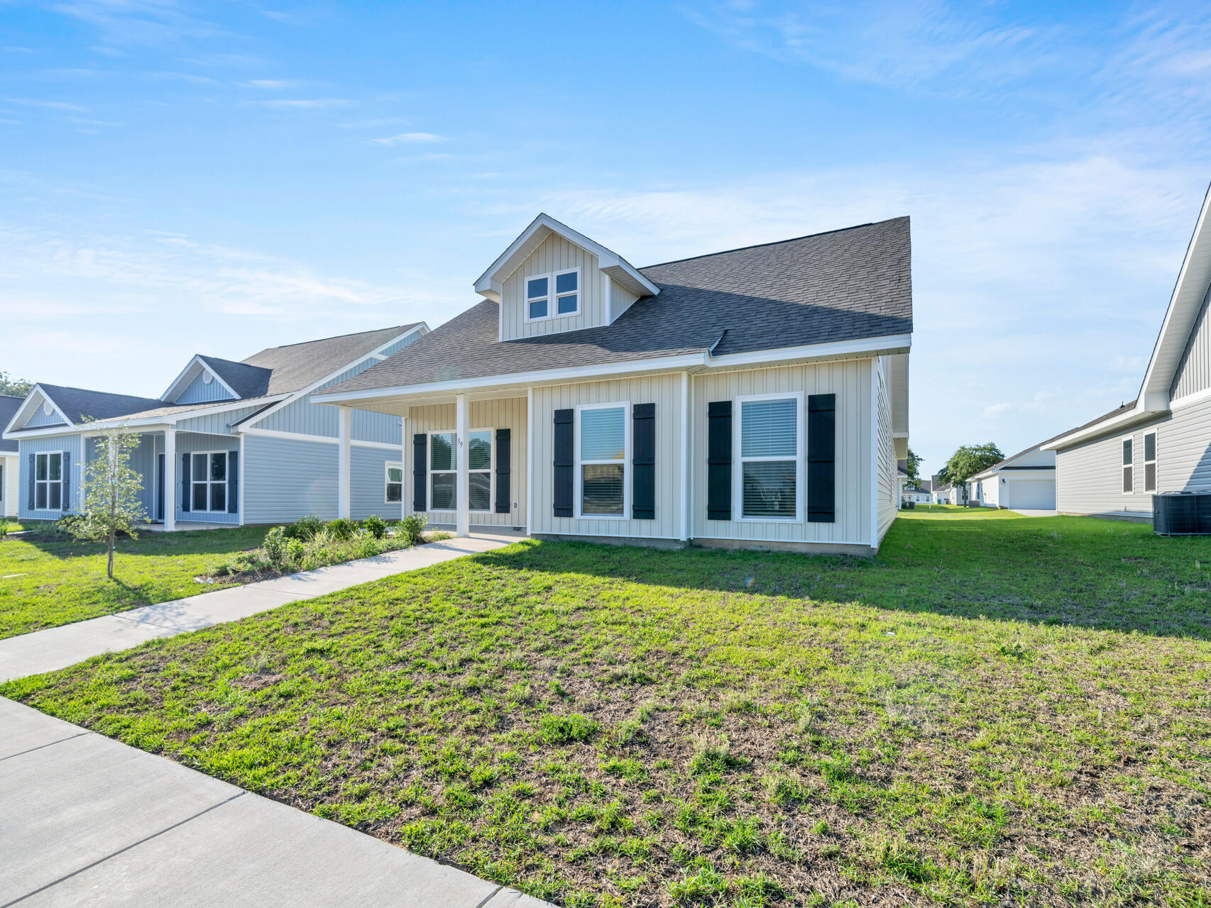 BRAND NEW HOME IN OWL'S HEAD W/$10,000 UPGRADES! Just completed & ready for new homeowner!  Great floor plan w/2 large Living areas, large Kitchen w/island & spacious Master & Master Bathroom w/his & her sinks & large walk-in-shower located away from the other 2 BRs & bathroom.  UPGRADES INCLUDE: SS Refrigerator, washer & dryer, epoxy coated garage flooring, blinds throughout, Safe Home surveillance system & Smart Home technology.  The large, covered patio allows you to enjoy the Fl. lifestyle & the rear entry 2 car-garage provides easy access w/groceries to the kitchen. Located in Freeport's newest community, Owl's Head, enjoy community paved walking trails & spring fed lake. Just 8 miles to Hwy 10 &16 miles to beautiful beaches & Highway 30A, shopping, schools & the beach are close by.