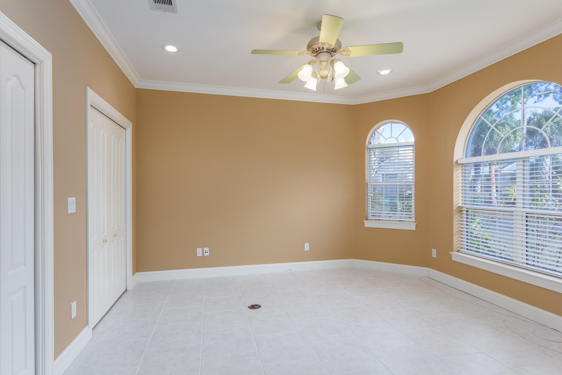 EMERALD LAKES PH 1 - Residential