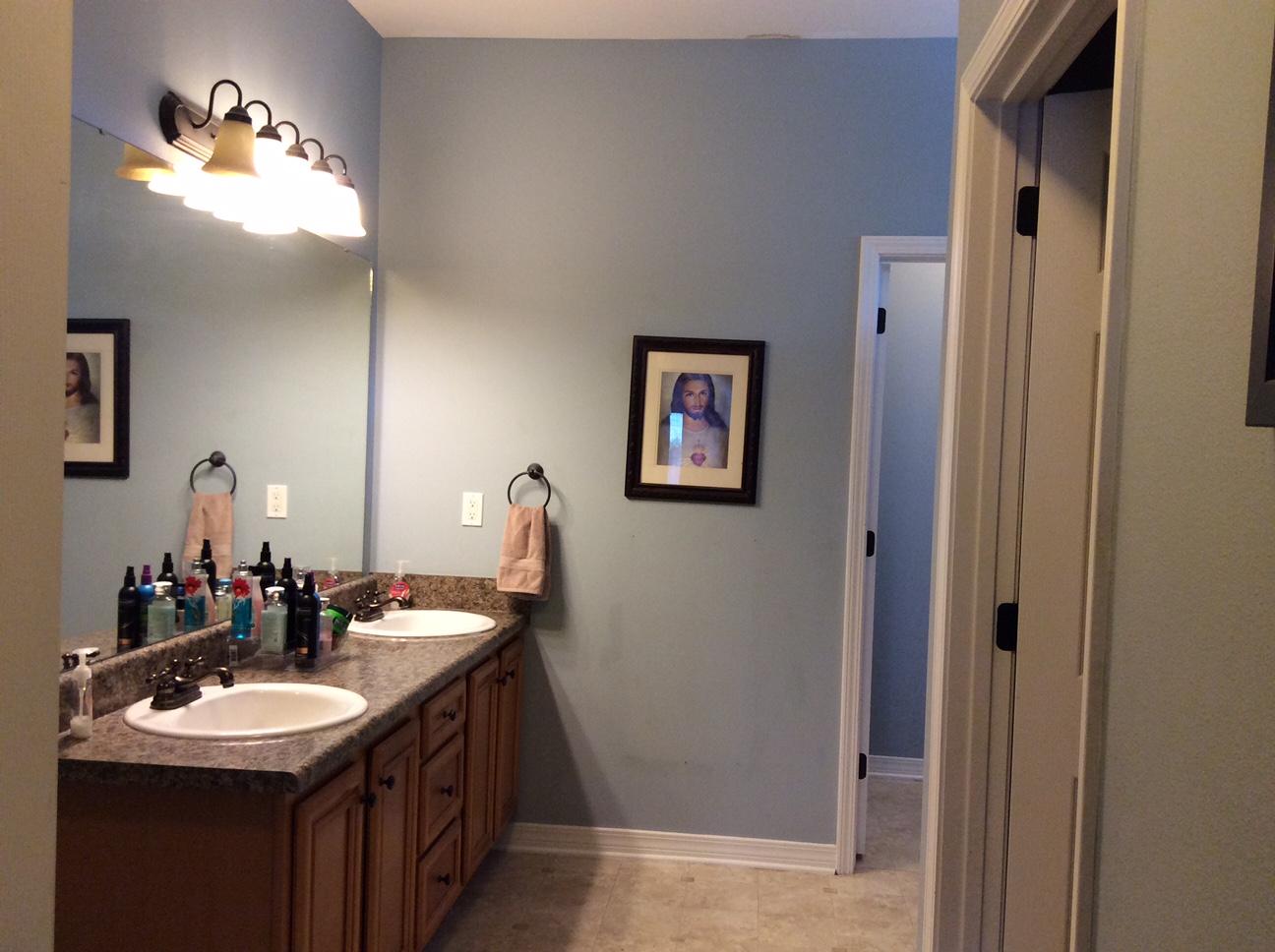 HERITAGE MANOR - Residential Lease